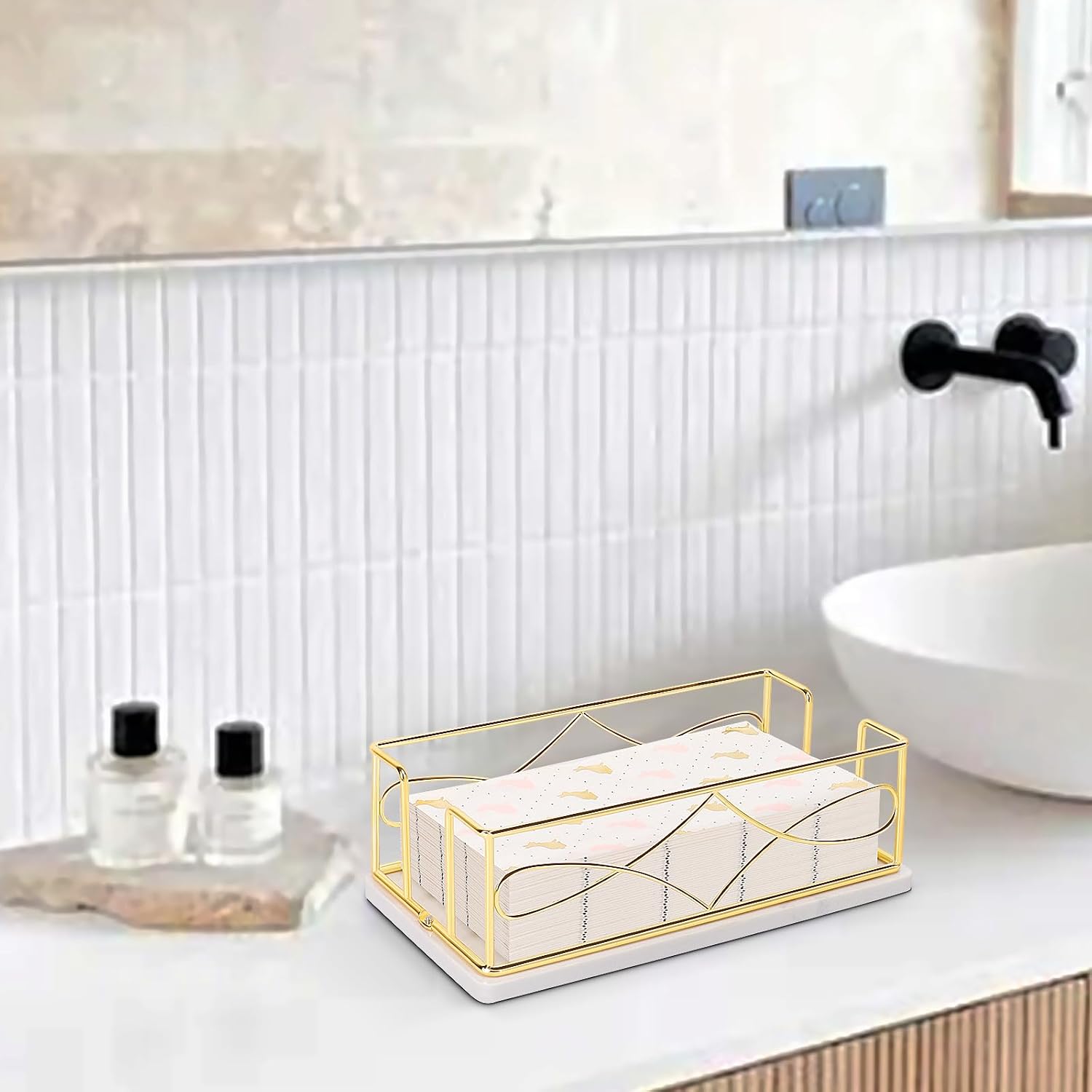 Modern Metal Napkin Stand / Gold / 3.2 Inches
