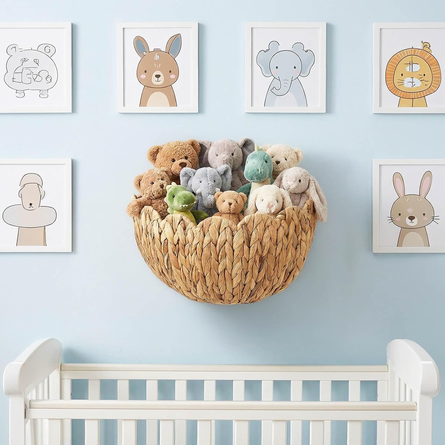 Large Scalloped Wall Basket / Natural / 16 x 7 x 10