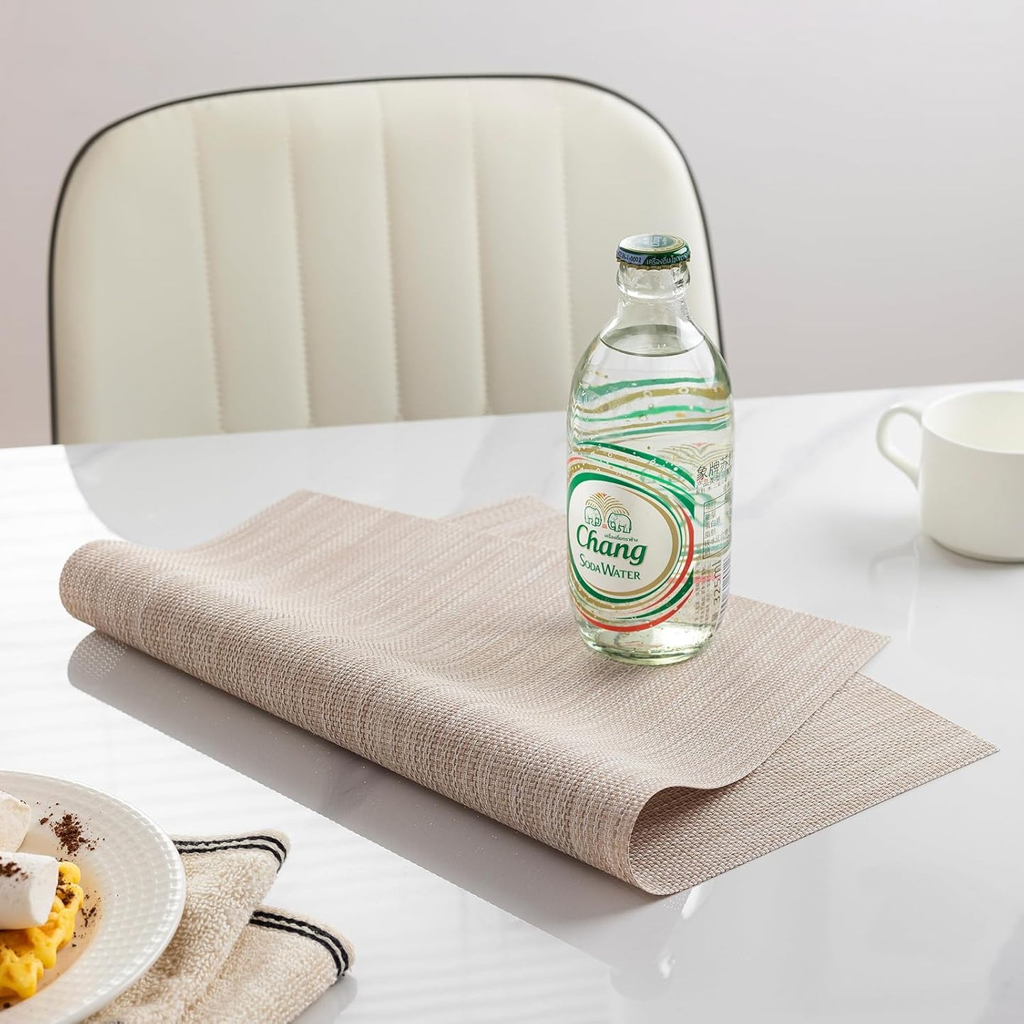 LEXMORE Placemats Set of 12 Vinyl/Plastic Woven Place Mats for Kitchen Table Indoor/Outdoor Washable Placemat Wipeable