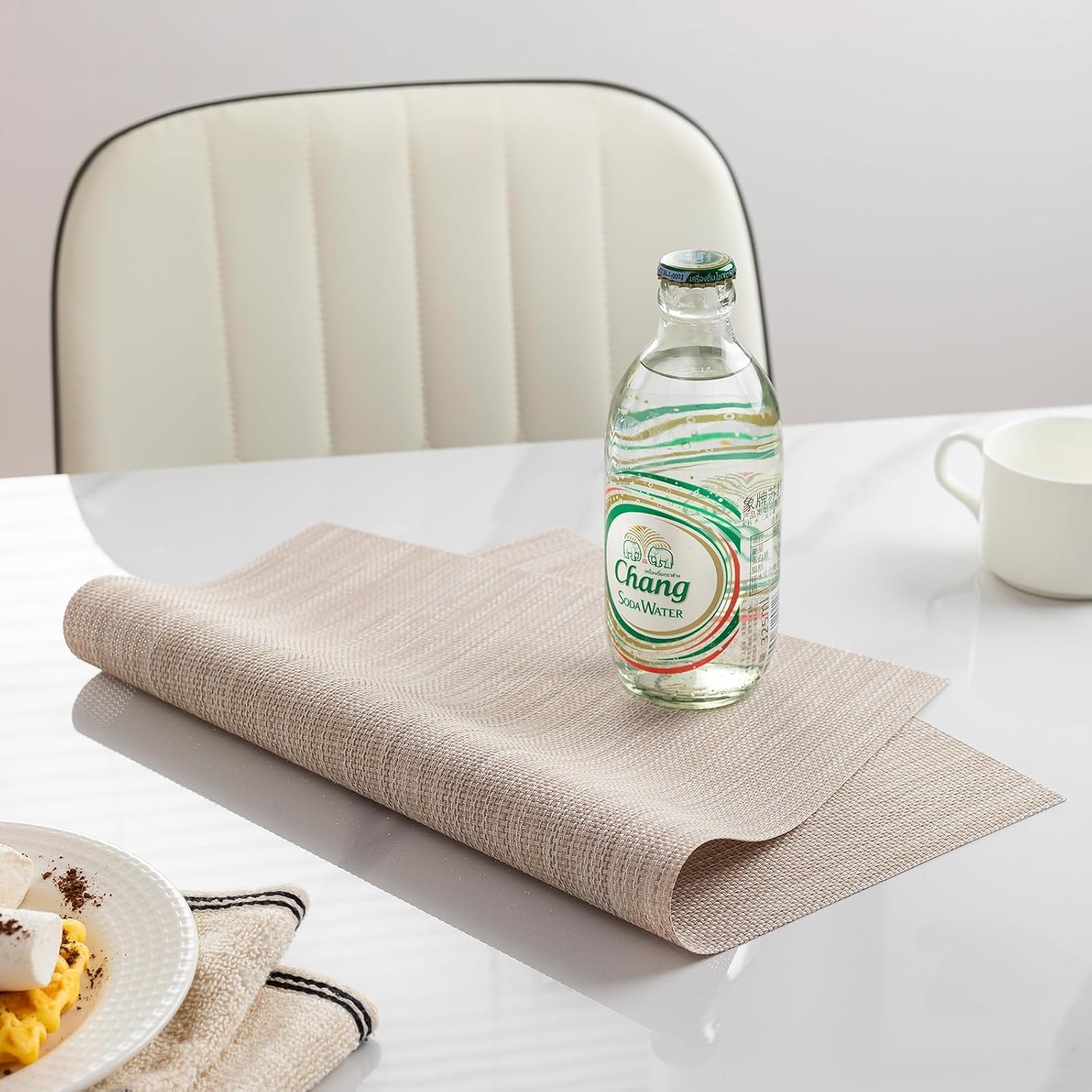 LEXMORE Placemats Set of 12 Vinyl/Plastic Woven Place Mats for Kitchen Table Indoor/Outdoor Washable Placemat Wipeable