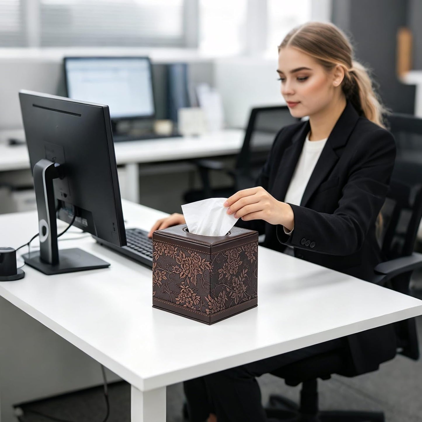 Modern Leather Tissue Box Holder for Napkin Facial Paper Organizer Bottom / Square Tissue Box-retro