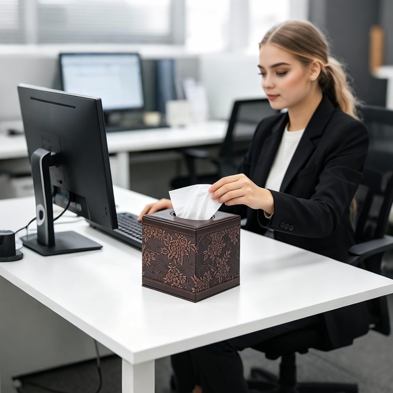 Modern Leather Tissue Box Holder for Napkin Facial Paper Organizer Bottom / Square Tissue Box-retro