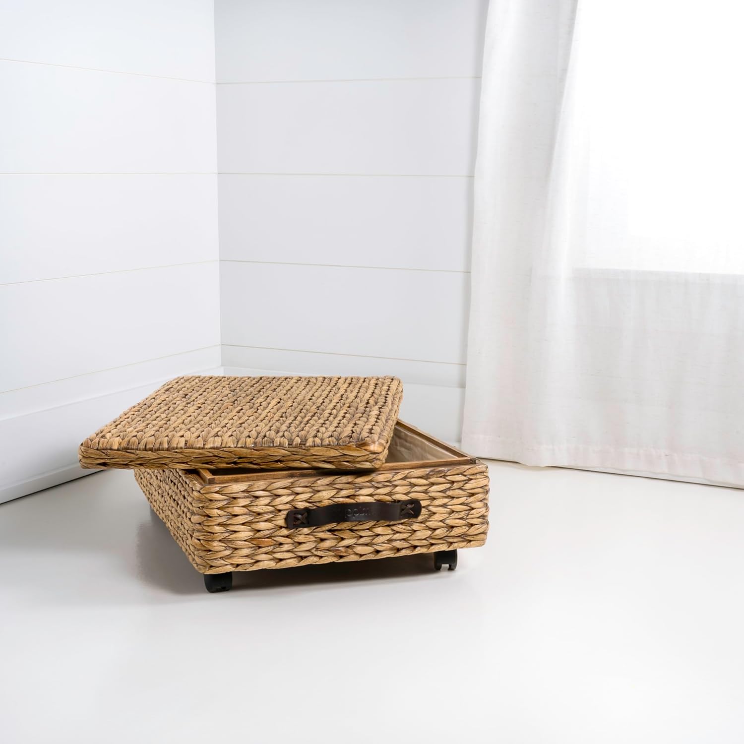 BSK1006A 26.38" Chett Minimalist Hand-Woven Hyacinth/Wood Underbed Storage Bin / Natural