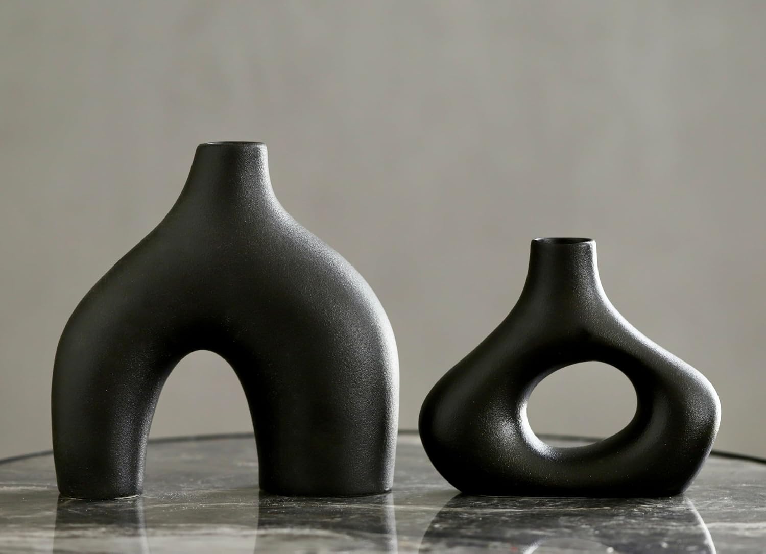 White Ceramic Hollow Donut Vase Decor / Black / Set of 2