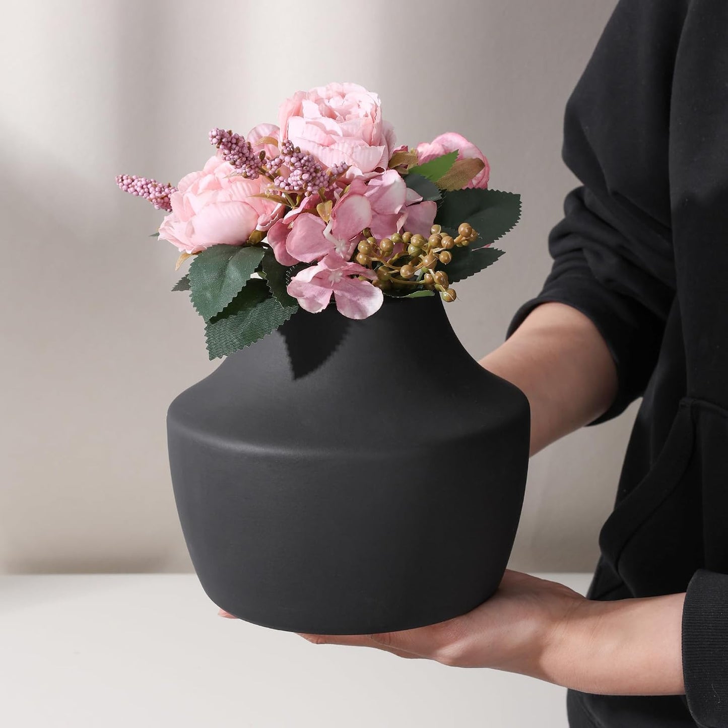 Black Ceramic Flower Vase / 5.3inch Black / 5.3 Inch