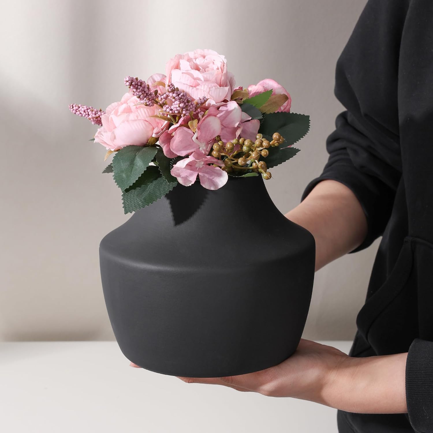 Black Ceramic Flower Vase / 5.3inch Black / 5.3 Inch