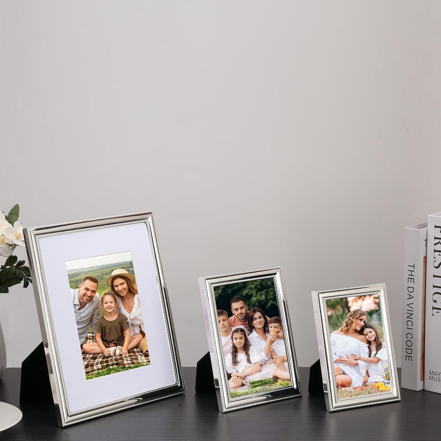 YiPinYin Classy Silver Plated 8x10'' Metal Picture Frame 2 pack,Classic Beaded Frame 8x10'' Mat 5x7'',Real Glass Front