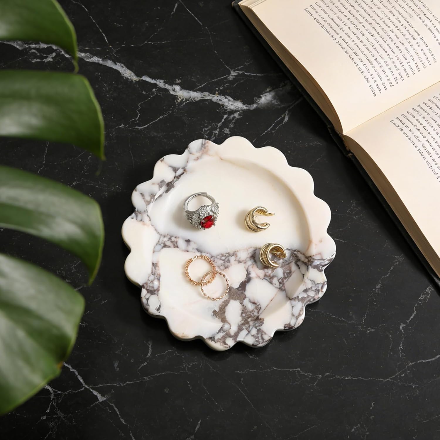 5.51" Scalloped Marble Tray / Calacatta Viola / D=5.51 / Natural