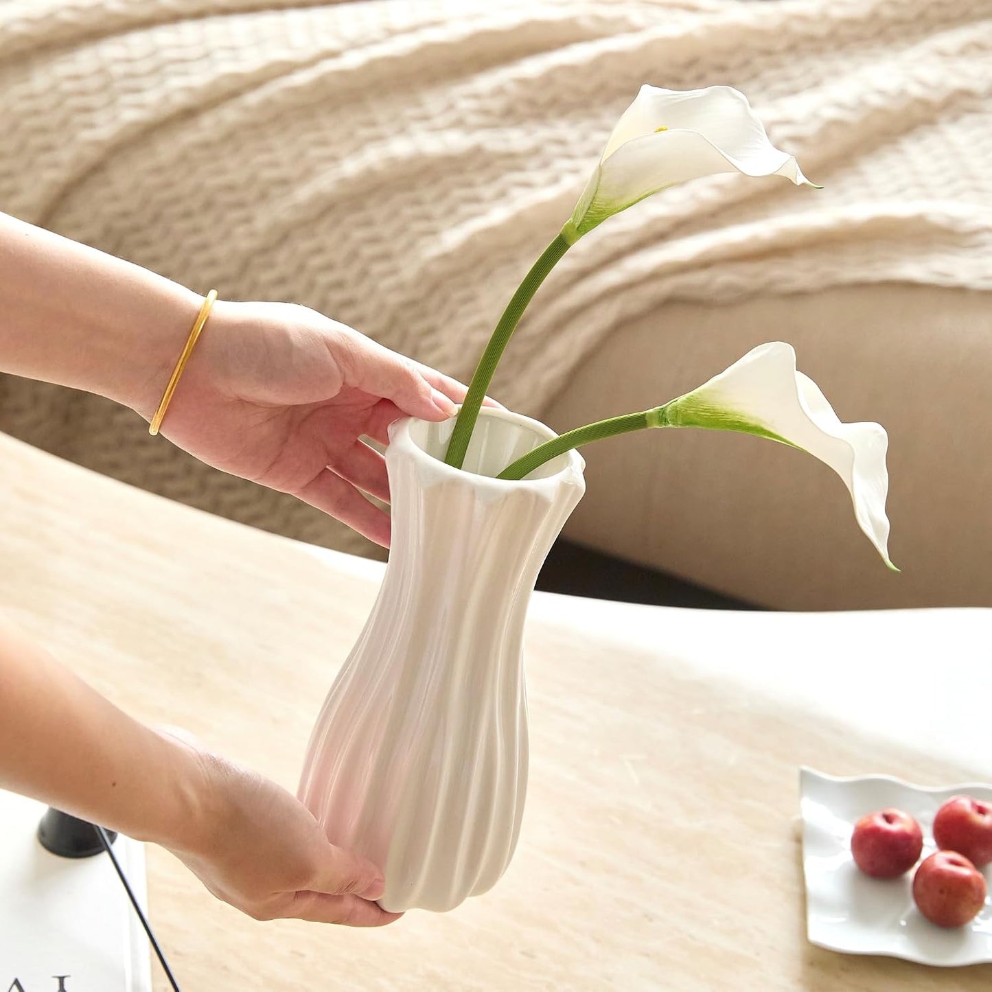 Ceramic Vase / Vase-03 / White / 8 Inch