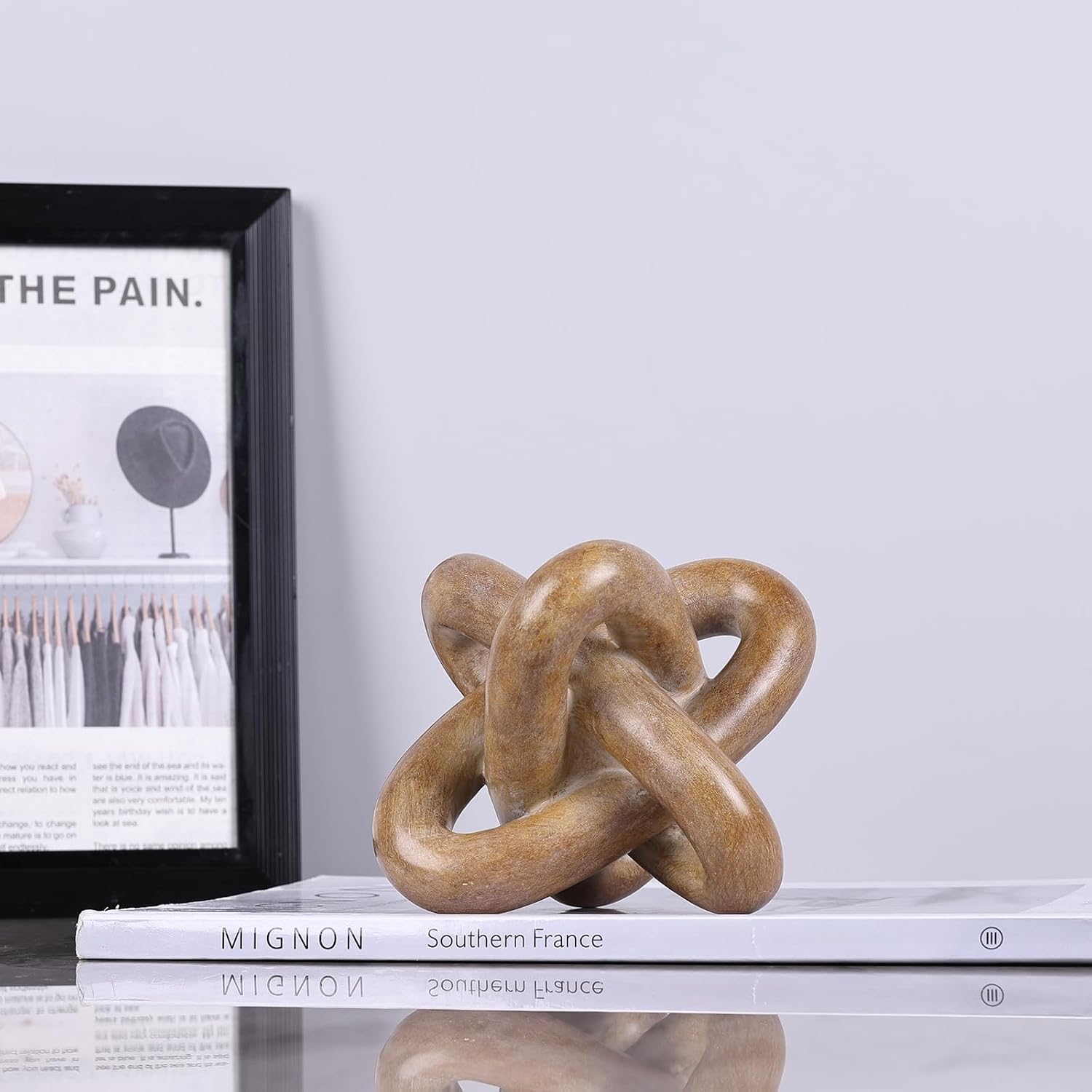 Triple-Knot Statue / Wood