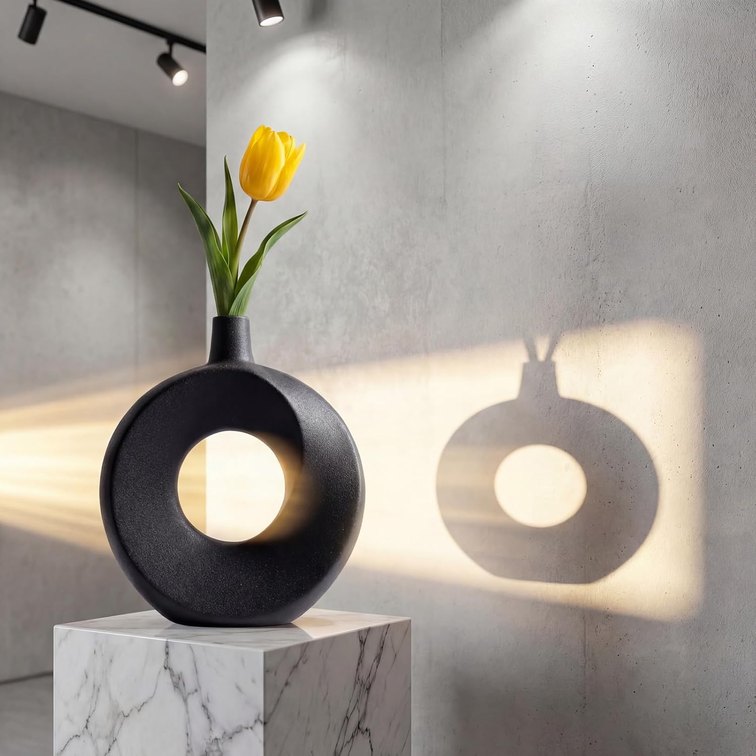 Modern Ceramic Donut Vase / Black / Large - 10.24