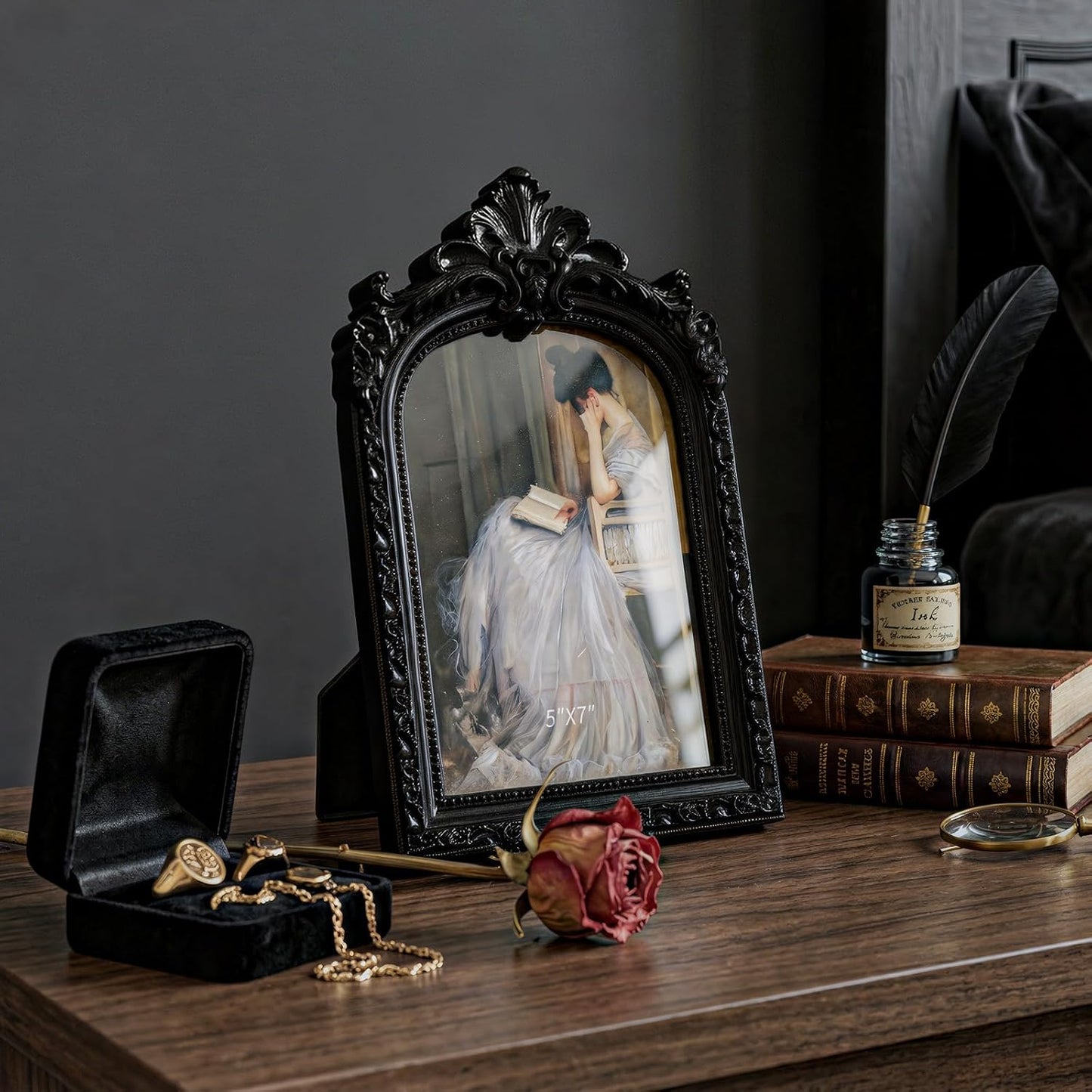 Vintage Picture Frame Black Frame / Black Arch / 5 x 7