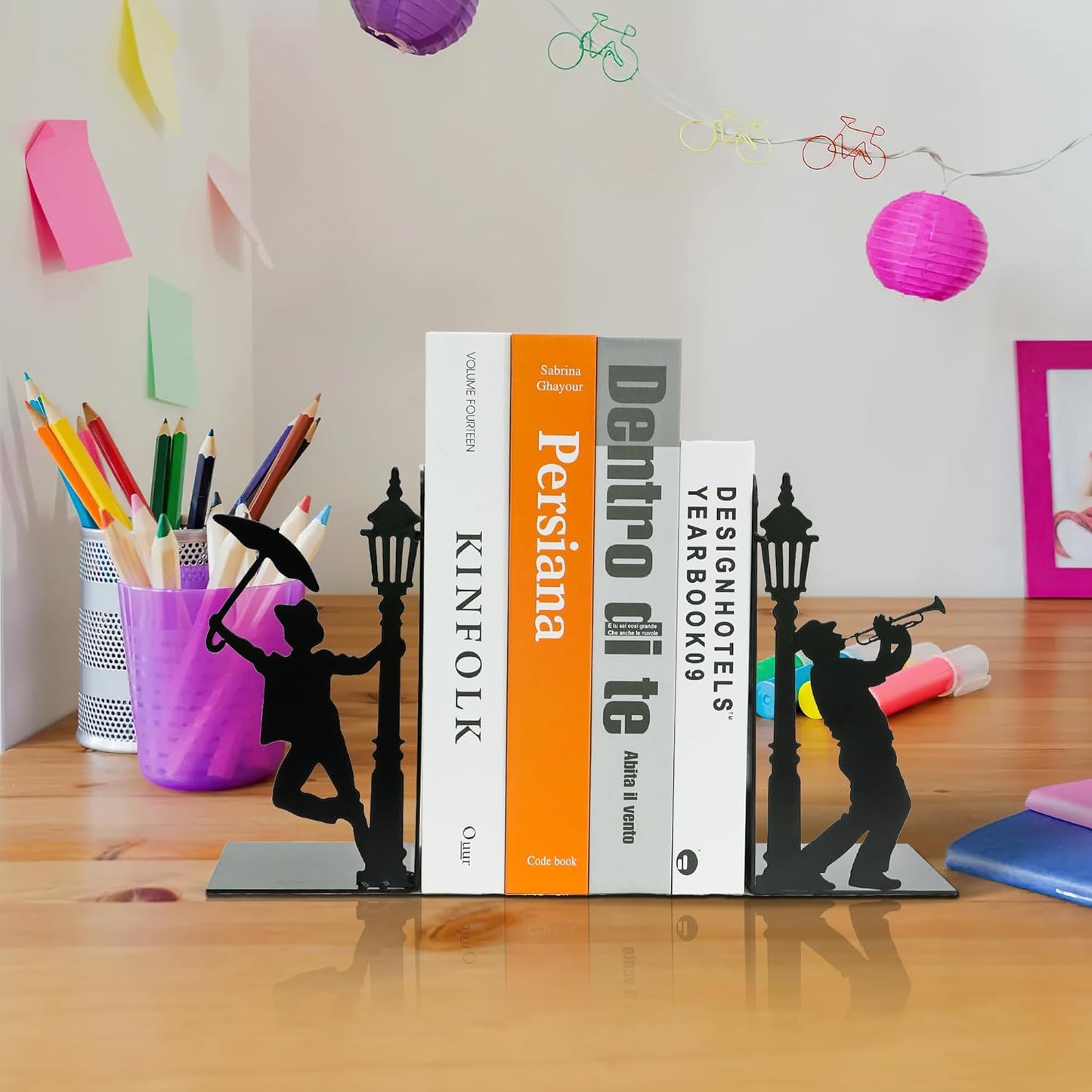 Hidden Metal Bookends Hold Books / Colorful_black