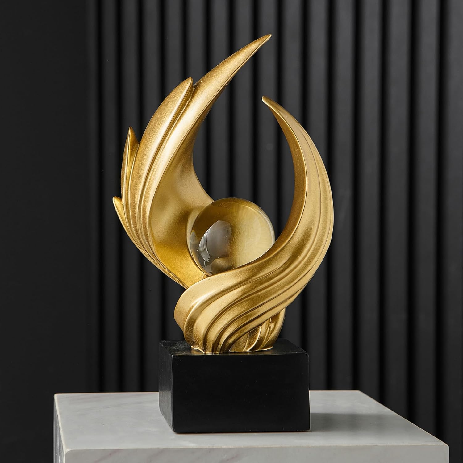 Resin Decorative Statue / Gold