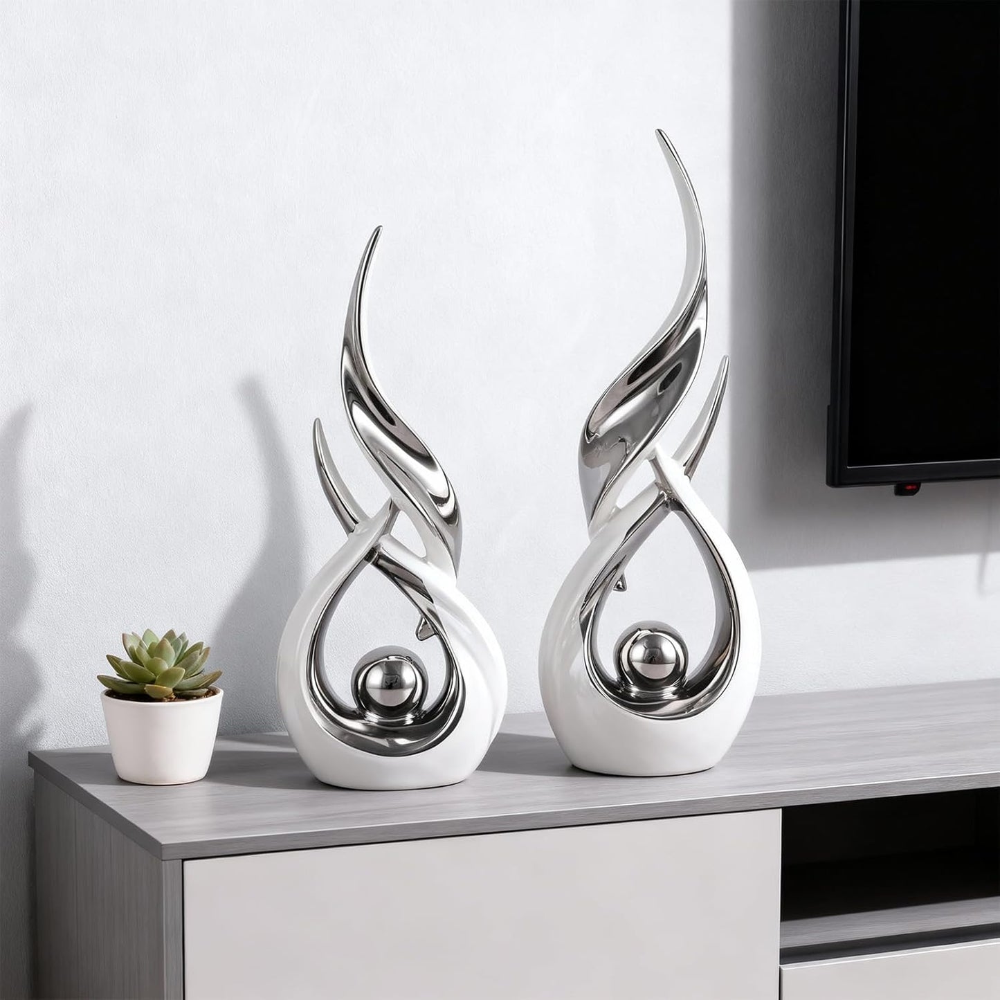 Modern Art Pieces / Ws / White
