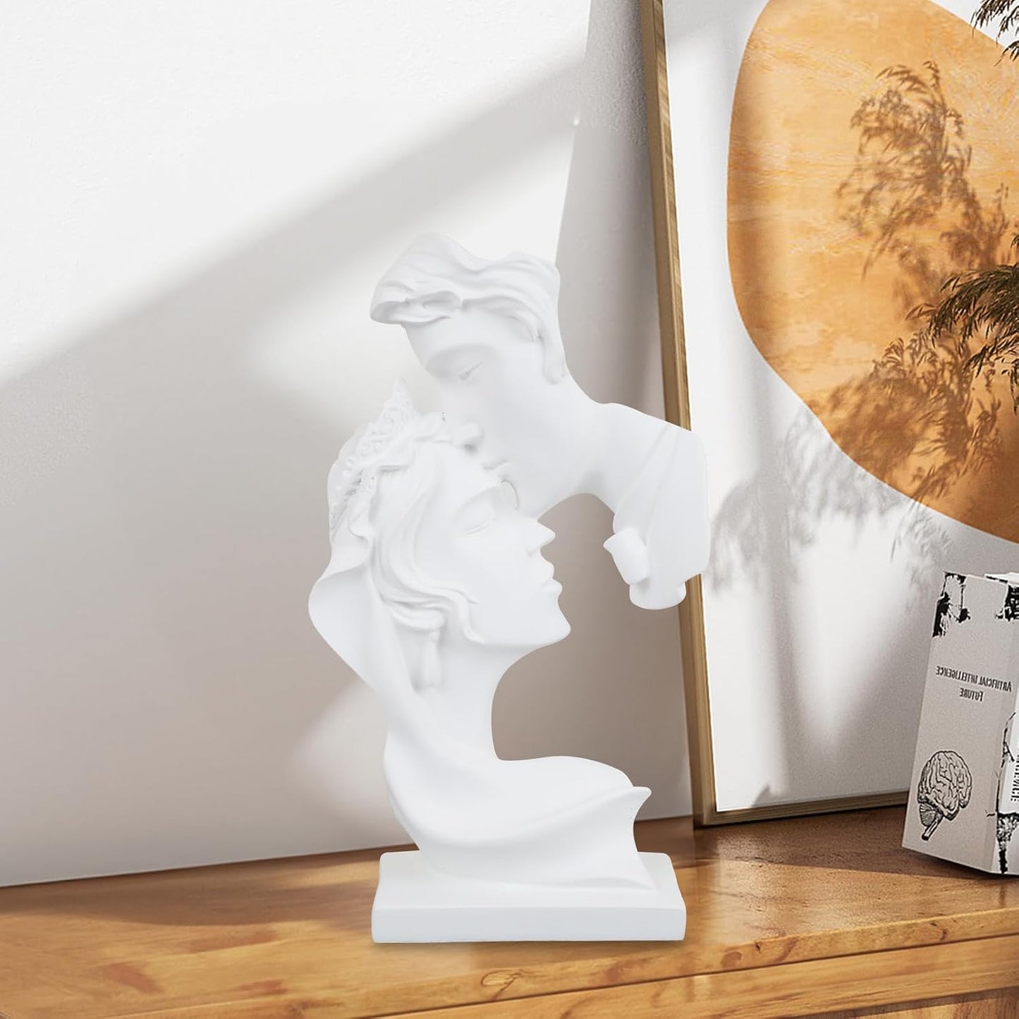 Abstract Art Couple Figurine / Couples Kiss