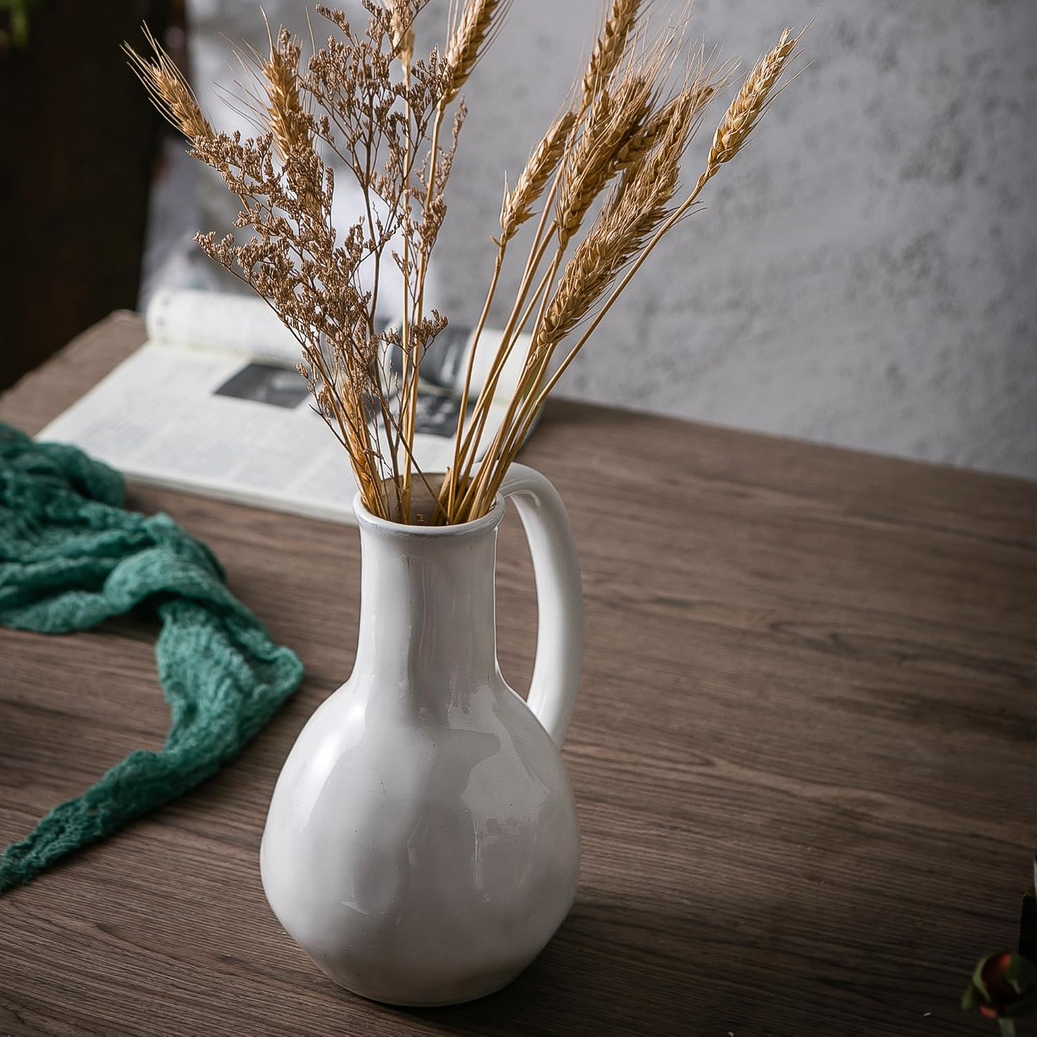 White Ceramic Vase / Big Handle - White