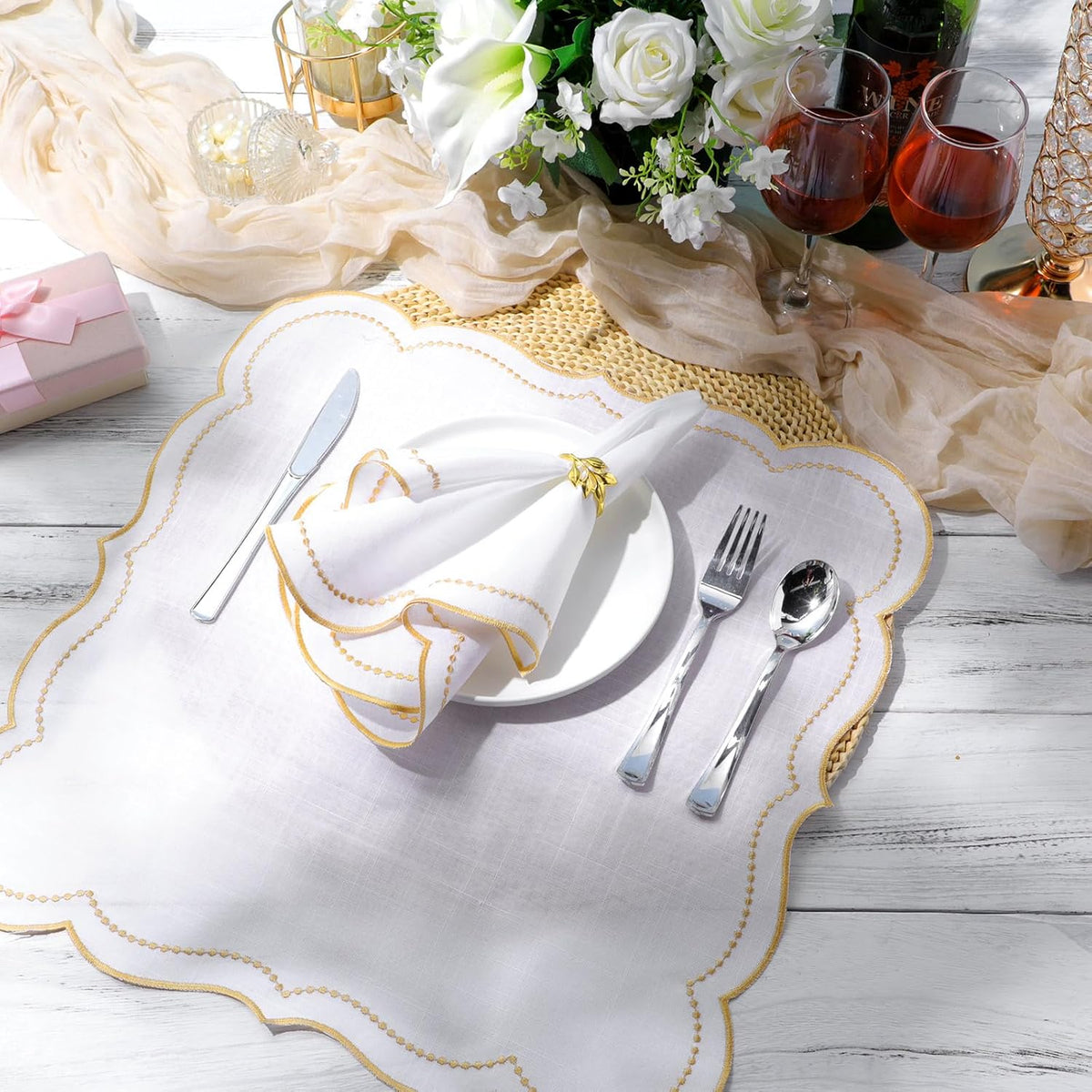 Hahafelt Cloth Napkins 18x18inches Scalloped Embroidery Cloth Napkins Washable Polyester Table Dinner for Hotel