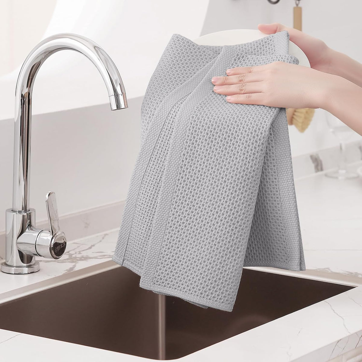 Homaxy 100% Cotton Oversized Waffle Weave Kitchen Towels 4-Pack, Light Gray | 20 x 28 Inches, Ultra Soft Absorbent Dish