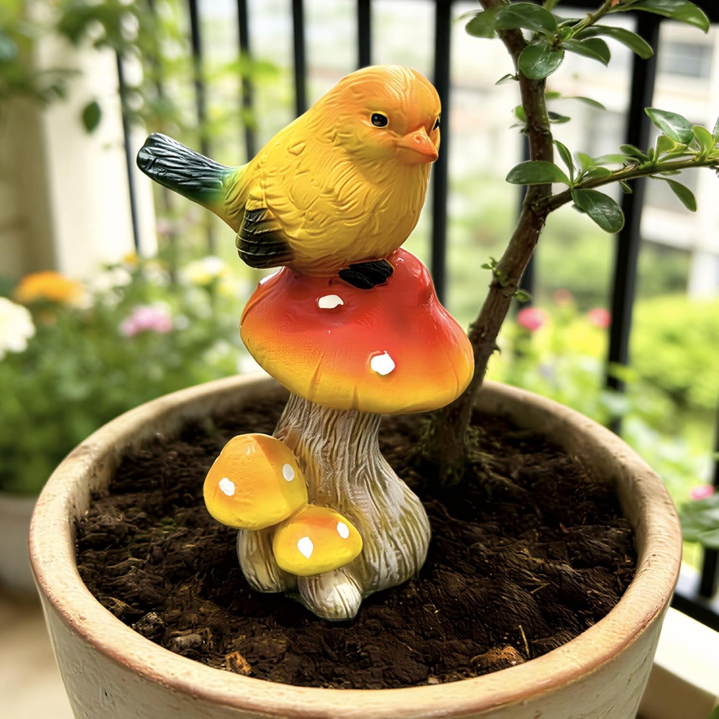 Birds Mushroom Resin Statue / Bird / Yellow