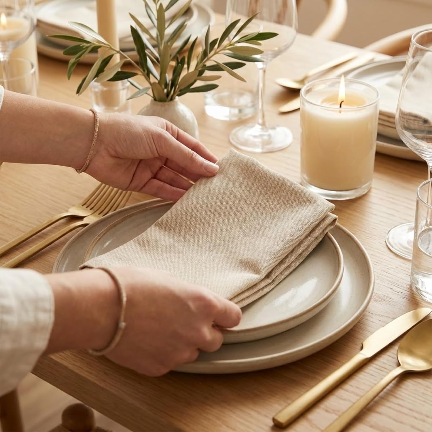 ACCENTHOME Accent Home 100% Cotton Napkins, Delicate Cloth Napkins for Dinners, Parties and Weddings，18 x 18 Inch Set