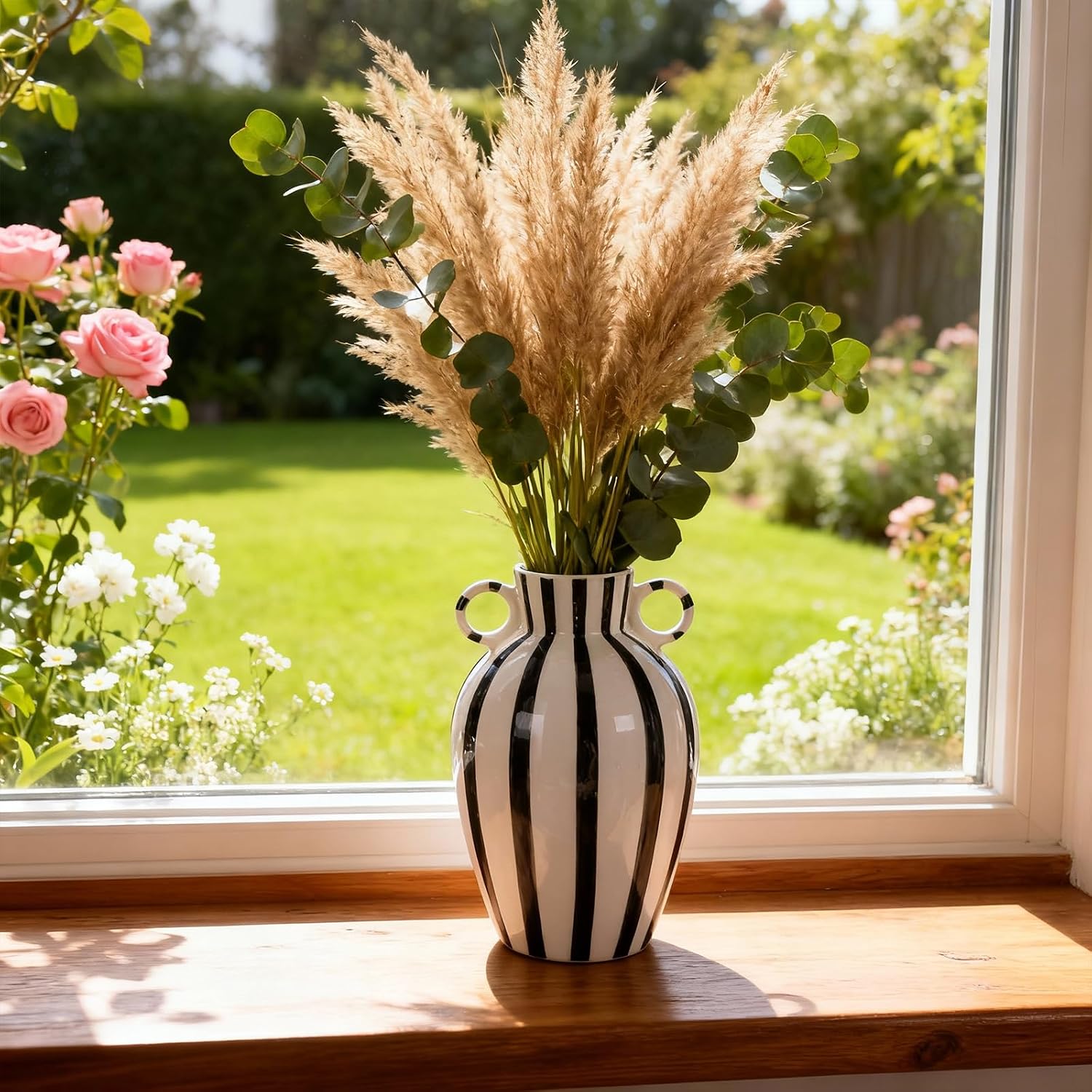 Modern Checkered Vase / Black