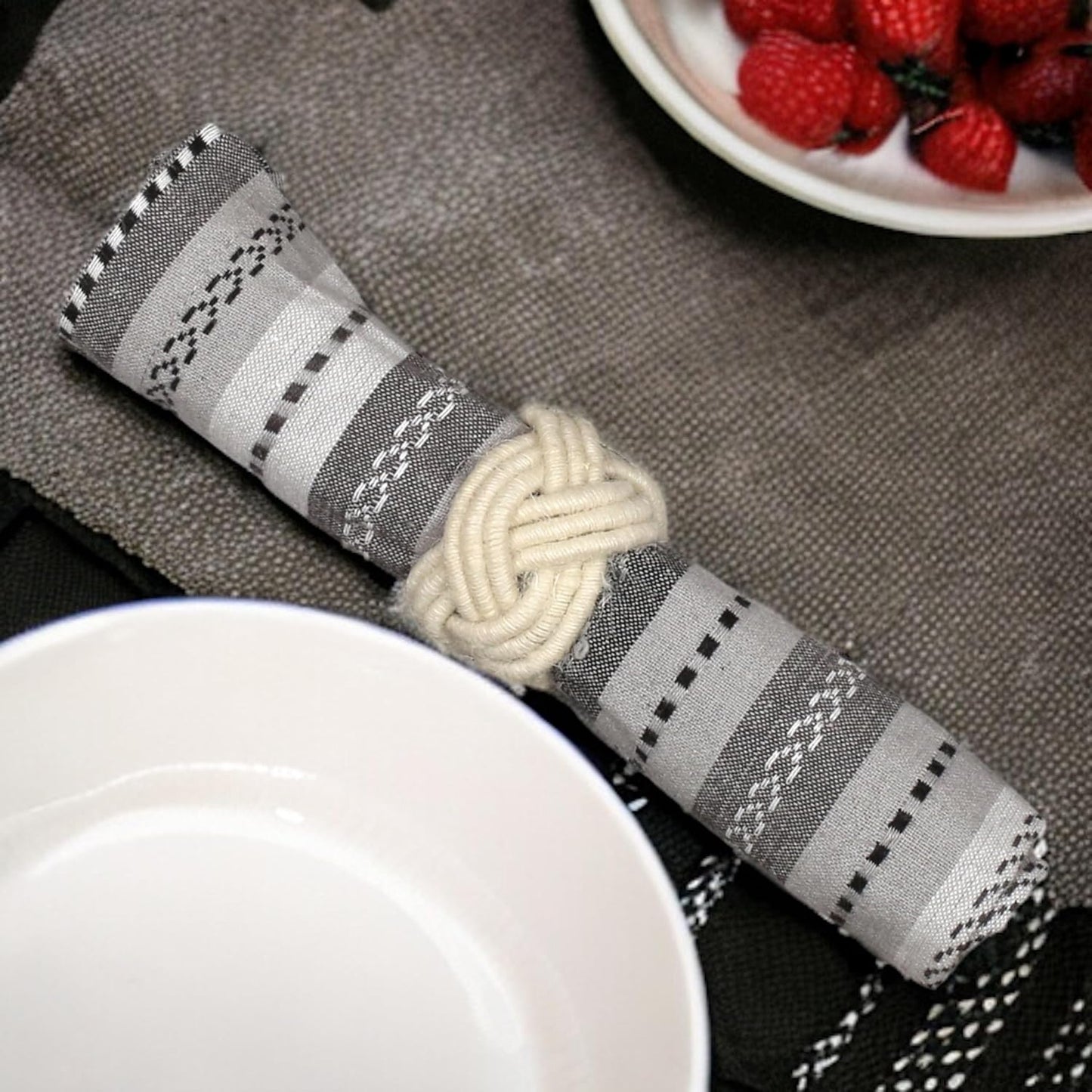 Alpha Living Home Jute Napkin Rings, Woven Boho Set of 12, Off White | Natural jute, 2x2x1.5 in, fits standard cloth &