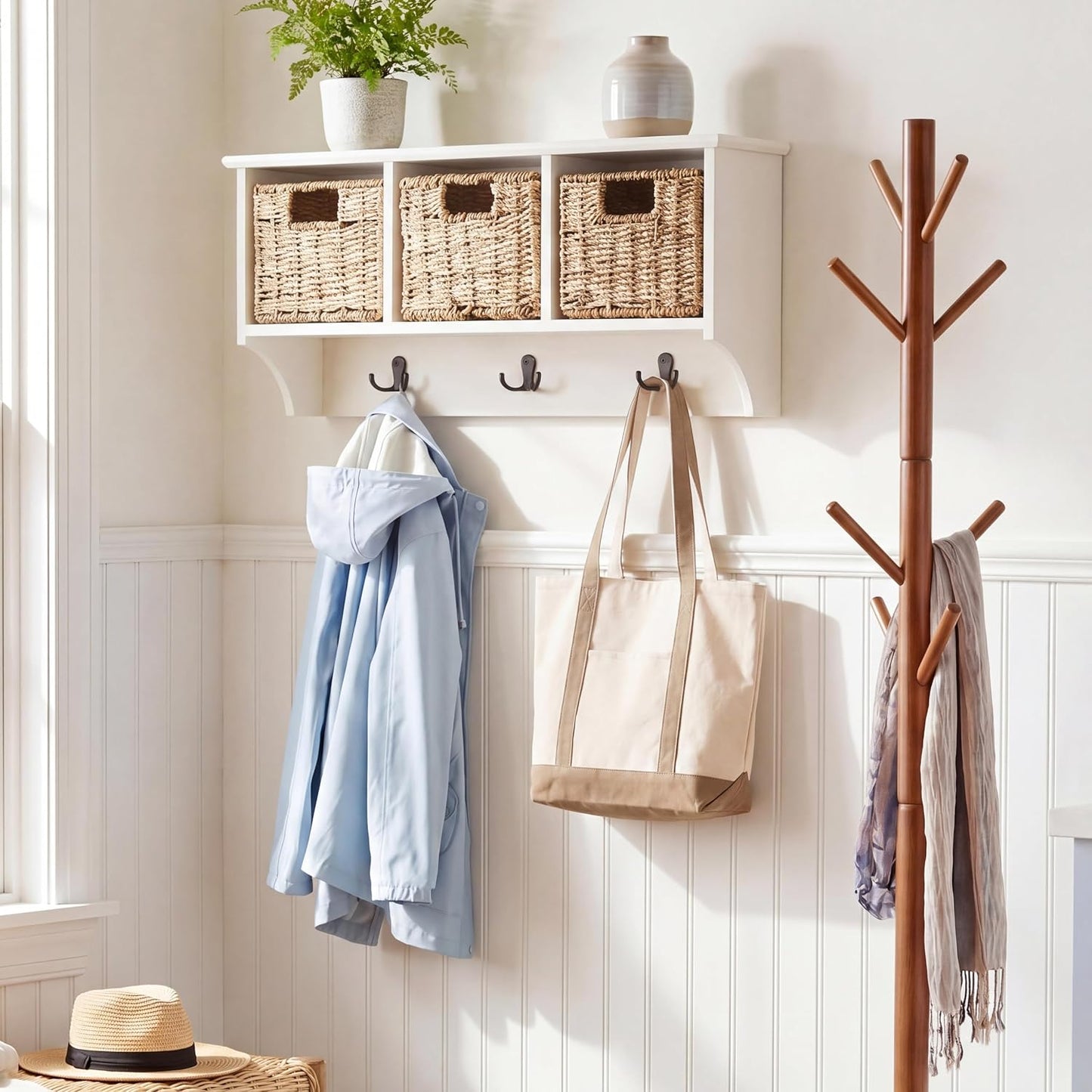 Hooks & Seagrass Baskets / Ivory