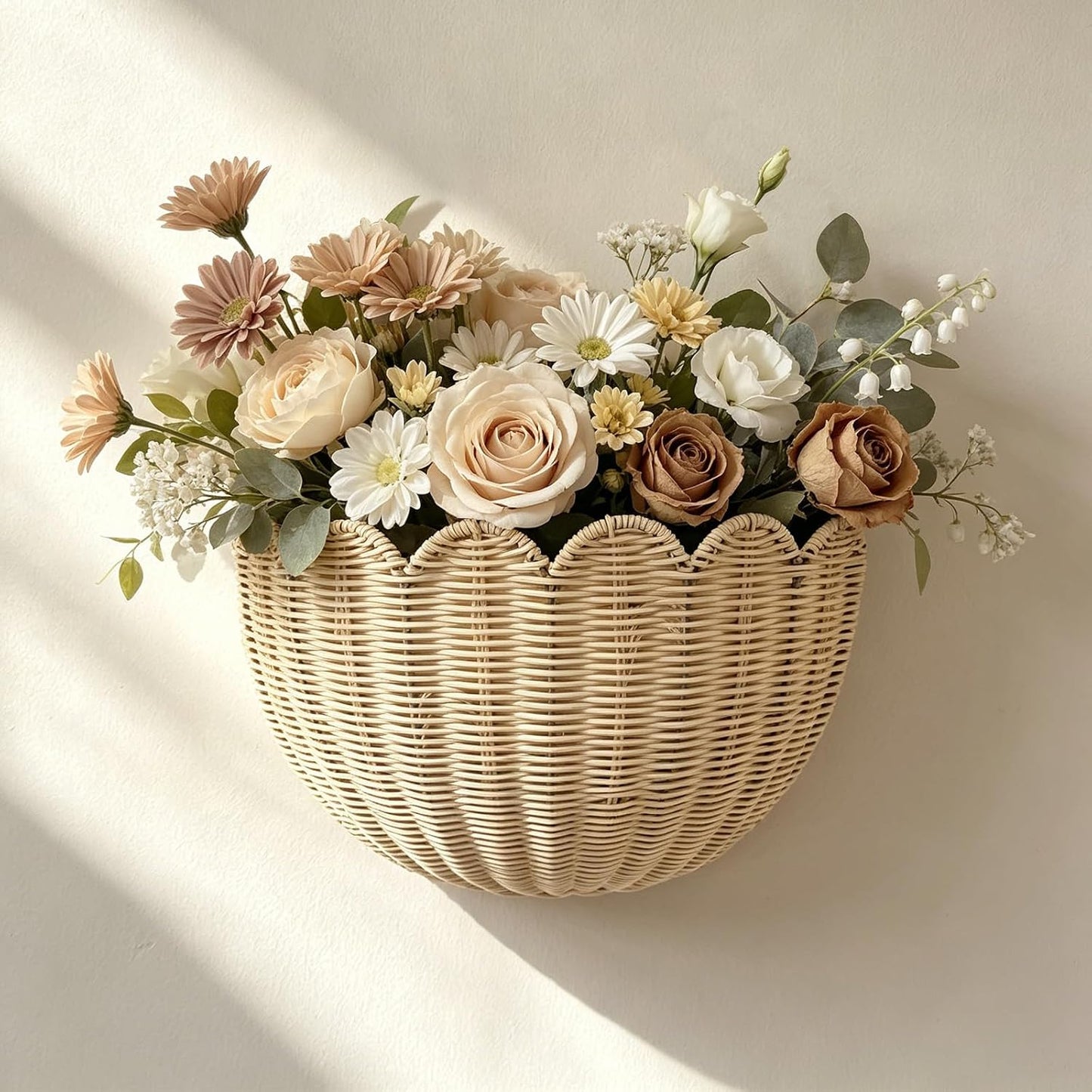 Scalloped Hanging Wicker Baskets / Beige / S+M / Set of 2