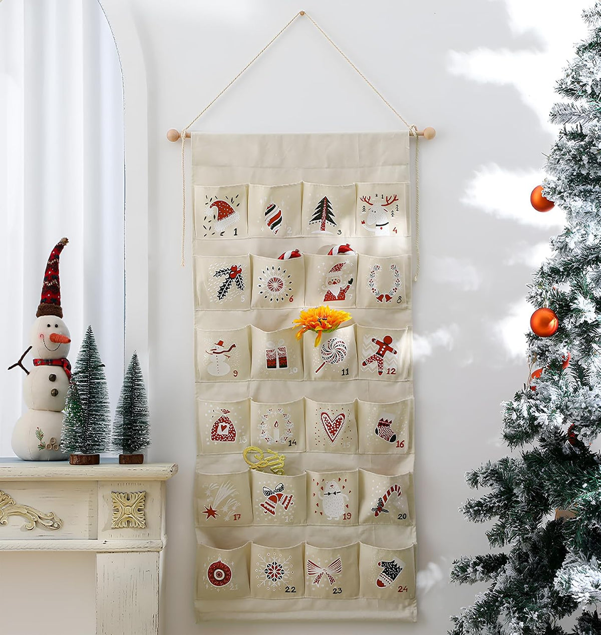 MONOBLANKS Fabric Hanging Advent Calendar with Pockets, Christmas Pattern A