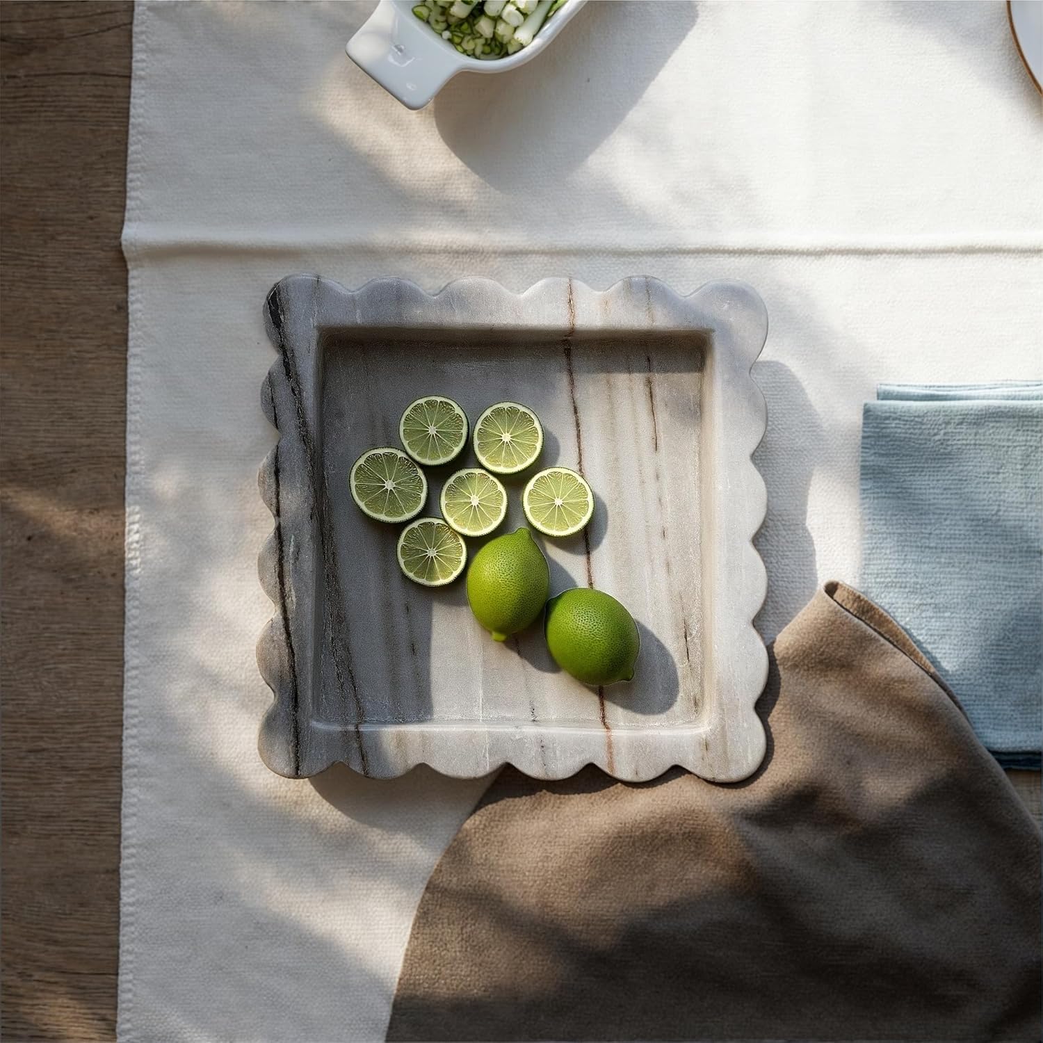 Square Mélange Scalloped Marble Tray / Grey