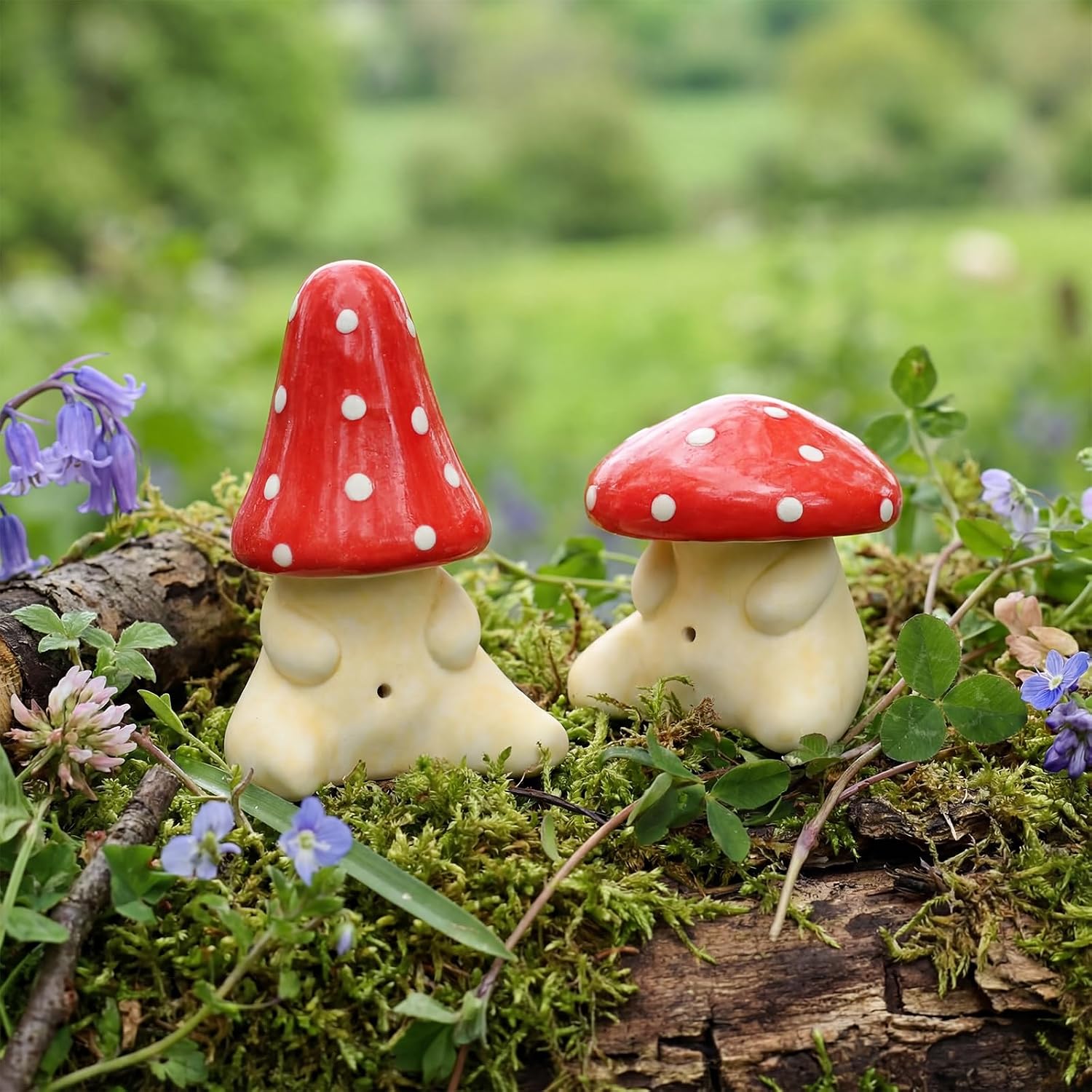 Butts Figurines Outdoor Garden Statues / Red / Set of 2
