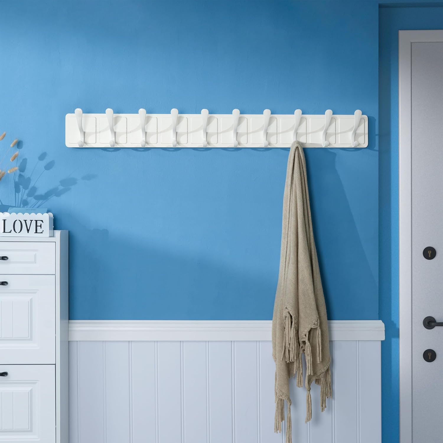 SKOLOO Scandi-Style Wooden Carved-Block Coat Hook, Wall Coat Hanger with 10 Hooks for Hanging Clothing, Hats, Scarves