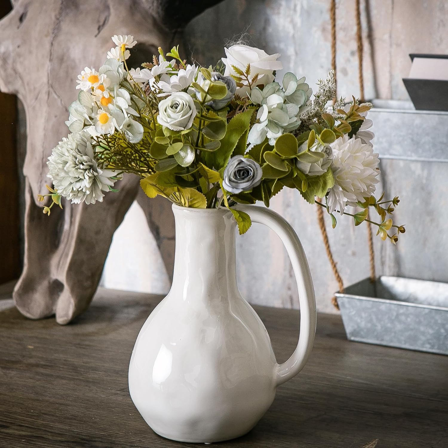 White Ceramic Vase / Big Handle - White