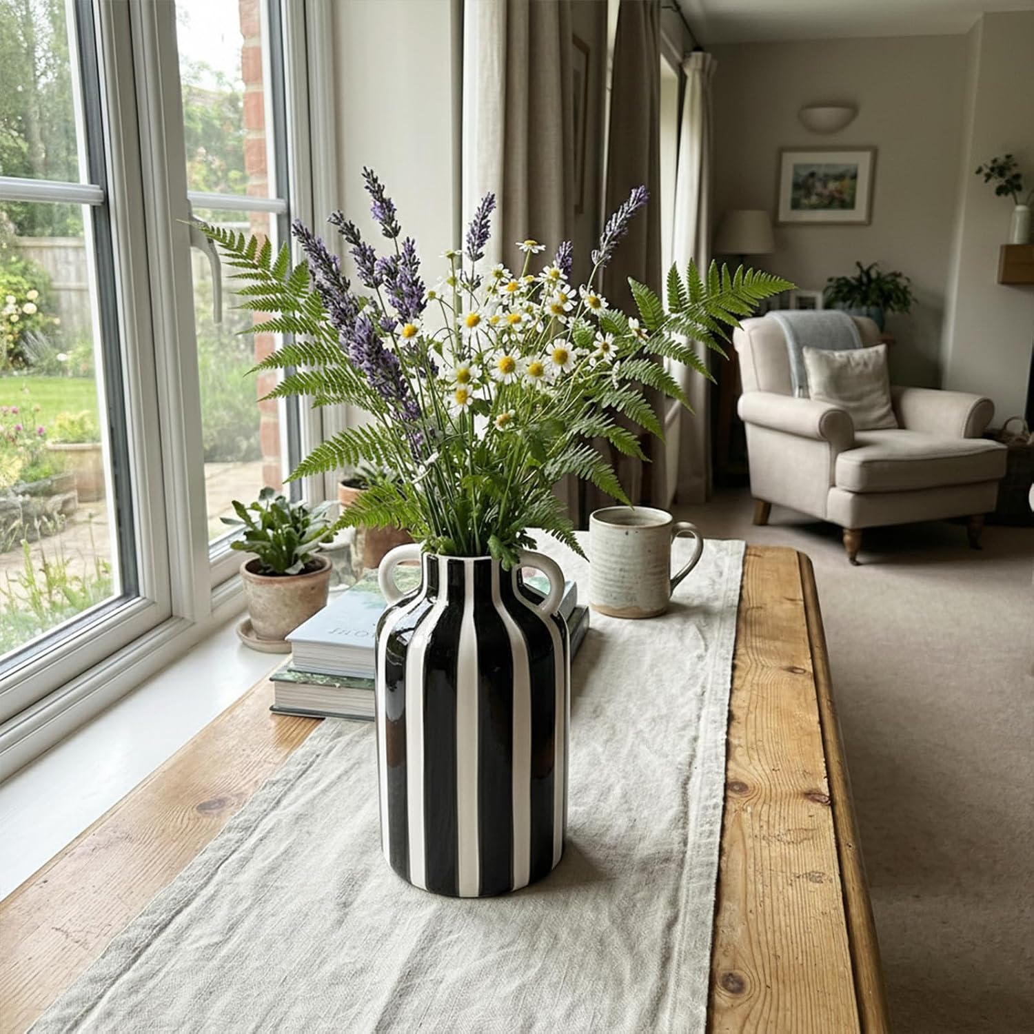 Checkered Ceramic Vase for Flower Bouquet Decorative / Black White