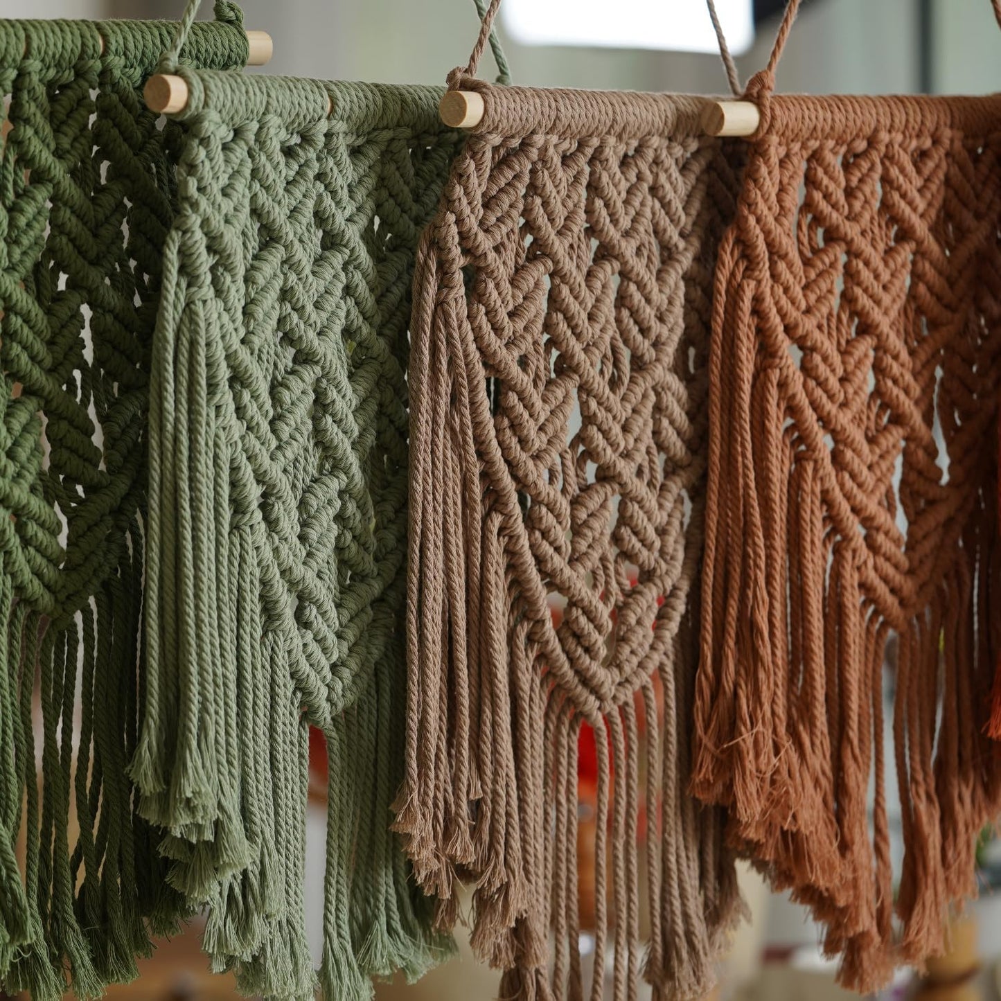 Small Macrame Wall Hanging Decor Boho Tapestry / Toffee Brown / 15.8"L x 9.8"W