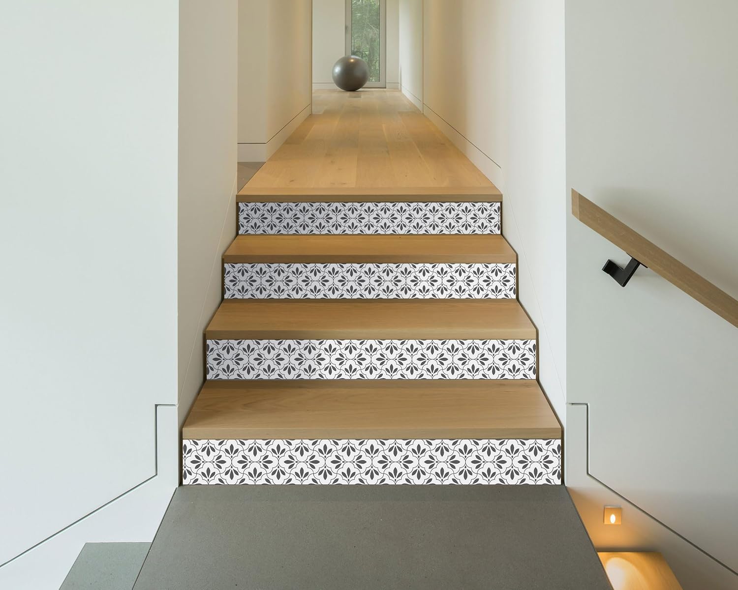 Wallpaper Border and White Patterns Peel and Stick Wall Border Self / 6 x 240 / WB-5445 / Black
