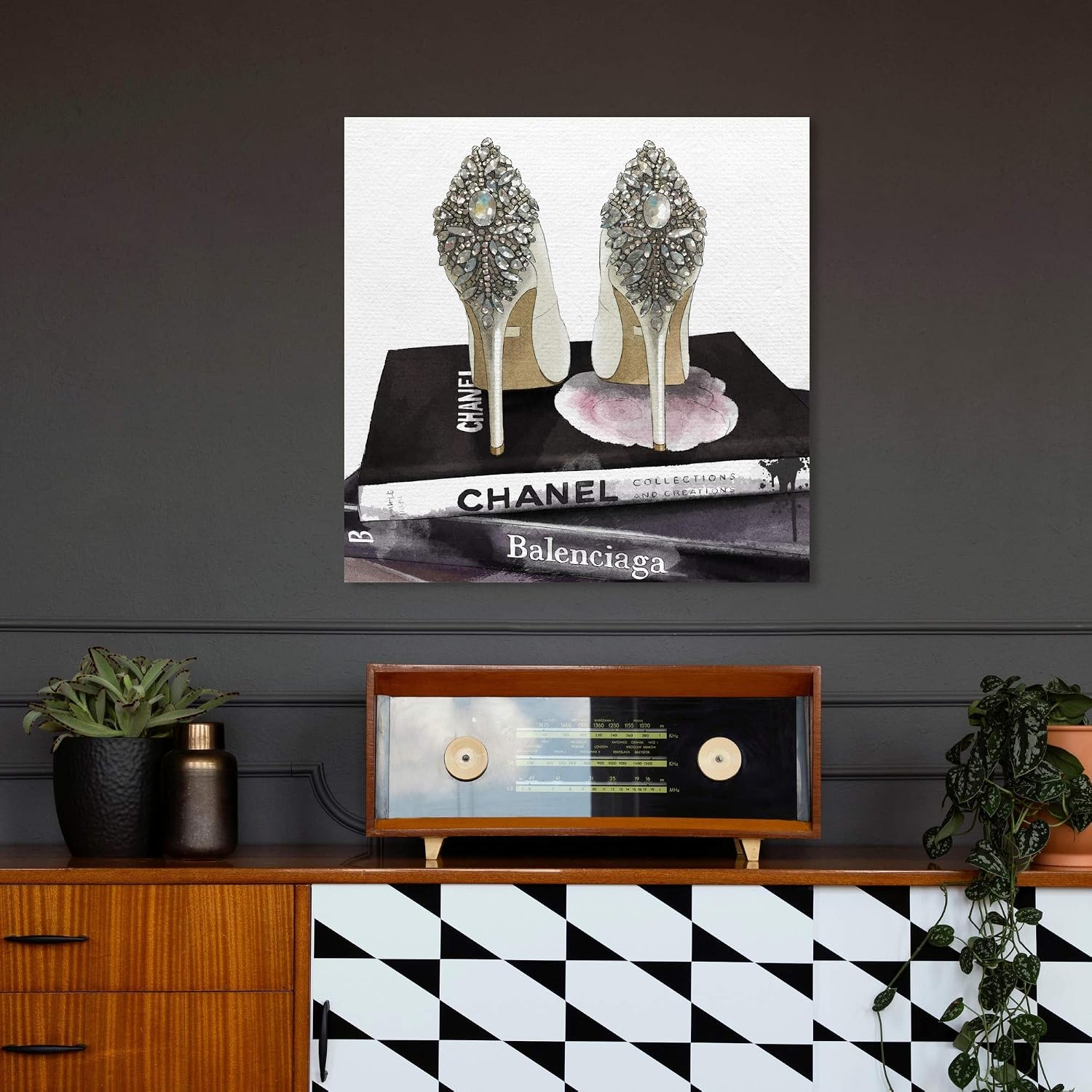 The Oliver Gal Artist Co. Fashion and Glam Wall Art / 20"L x 20"W / Canvas Print / Black / 20 x 20