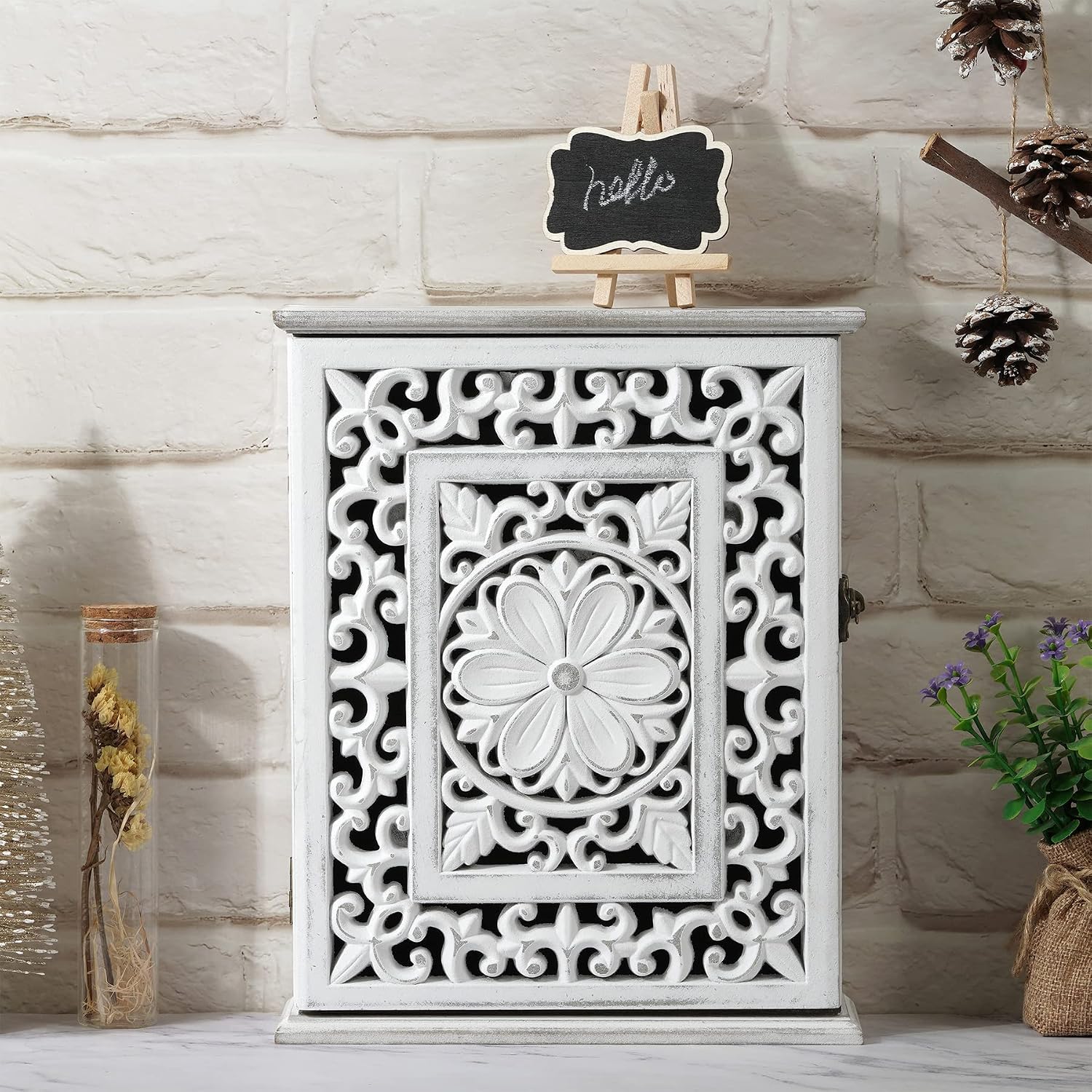 Wooden Key Holder / Retro White
