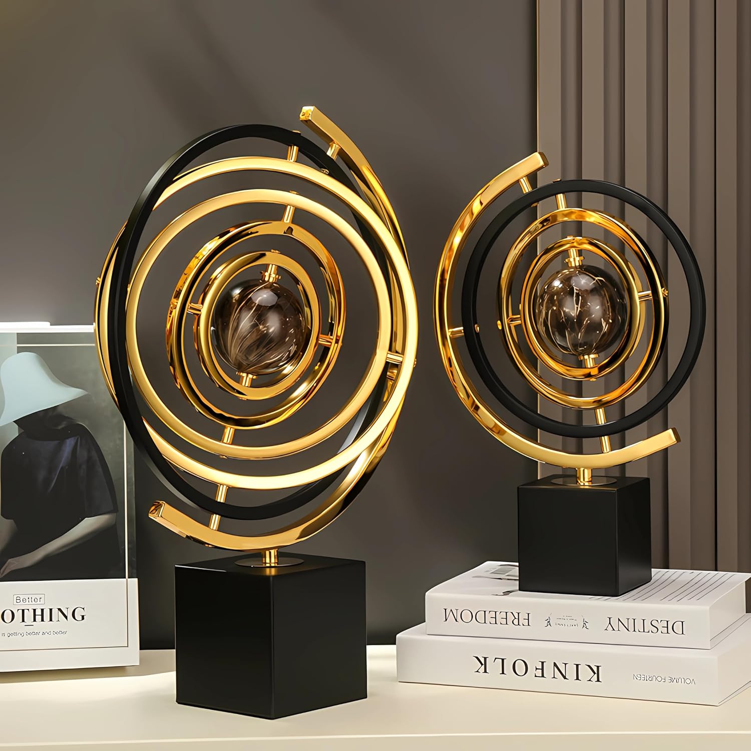 Black & Tabletop Statue / GLOBE / Large / Gold