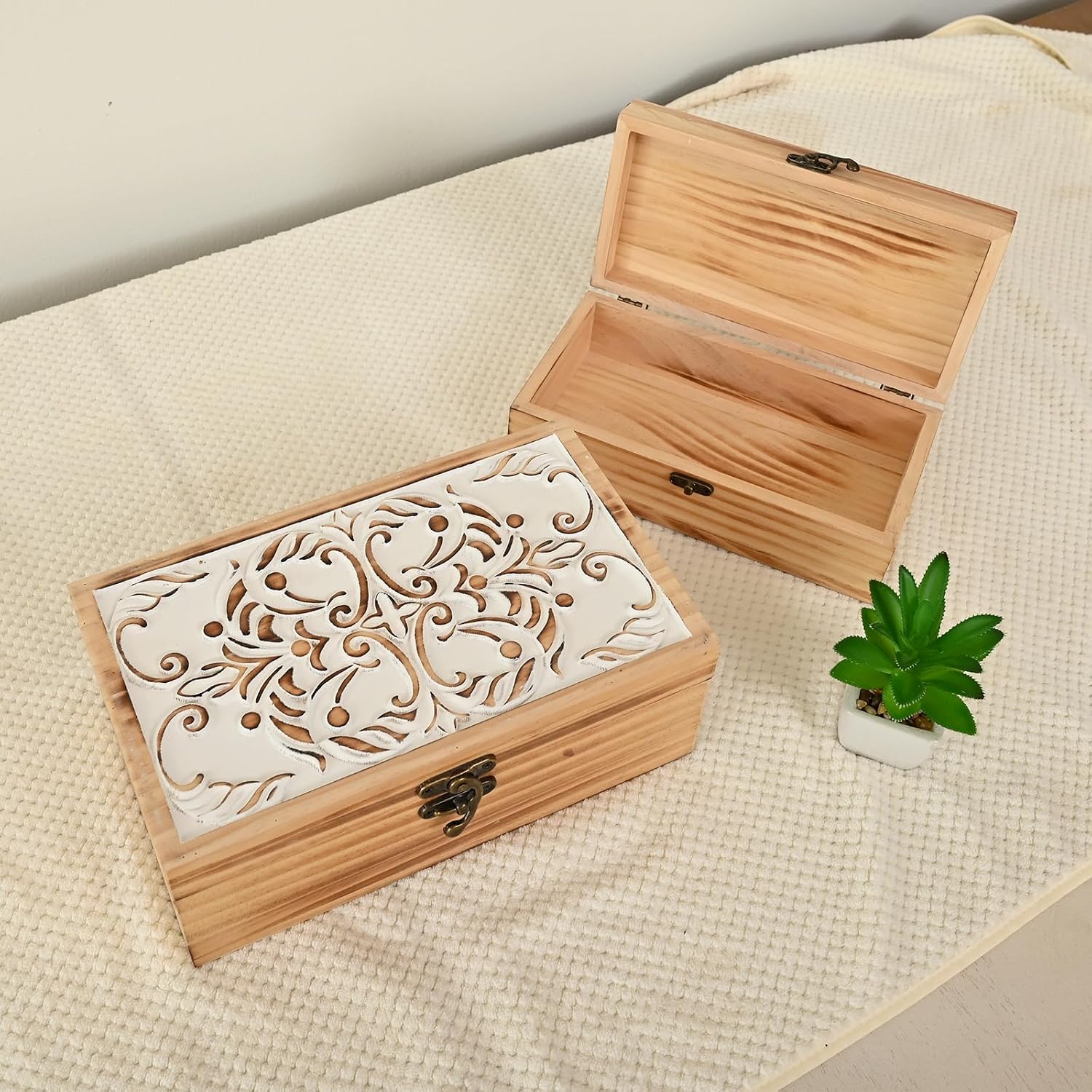Hand Carved Floral Decorative Boxes / S&M / White&brown / Set of 2