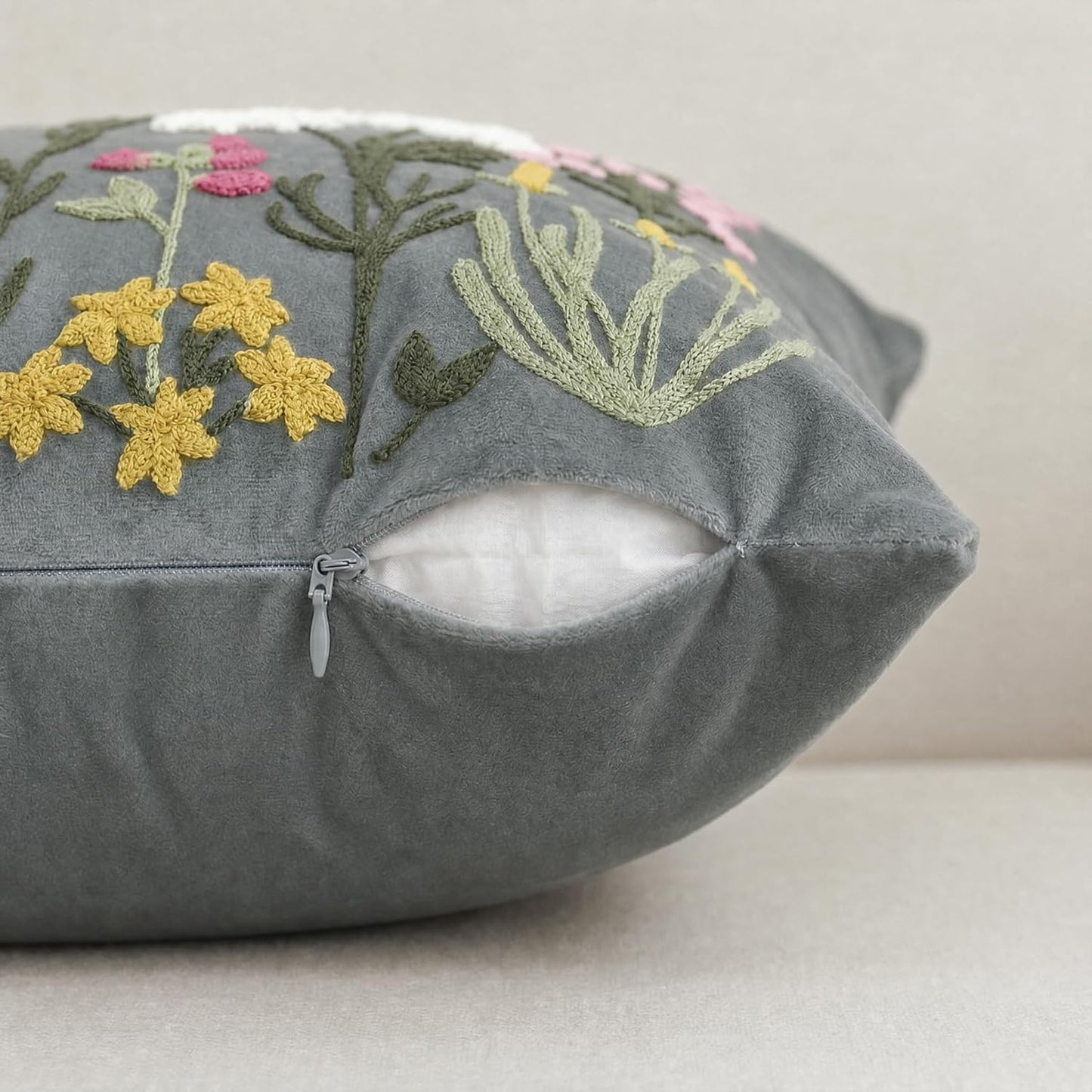 Colorful Flowers Decor / Gray / 18 x 18 / Set of 2