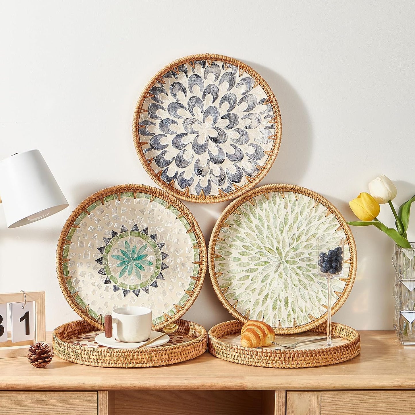 Round Rattan Tray / Plume / 11.8