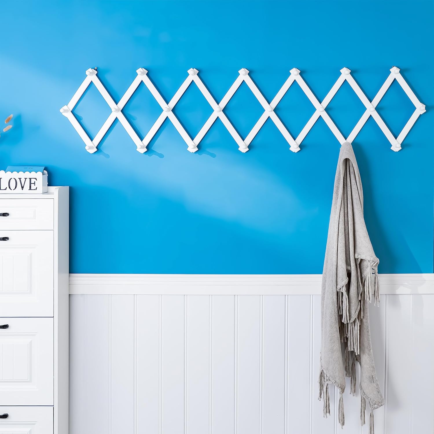 SKOLOO Accordion Wall Hanger with 22 Hooks, Modern Expandable Coat Rack Hat Rack for Wall, Solid Wooden, White