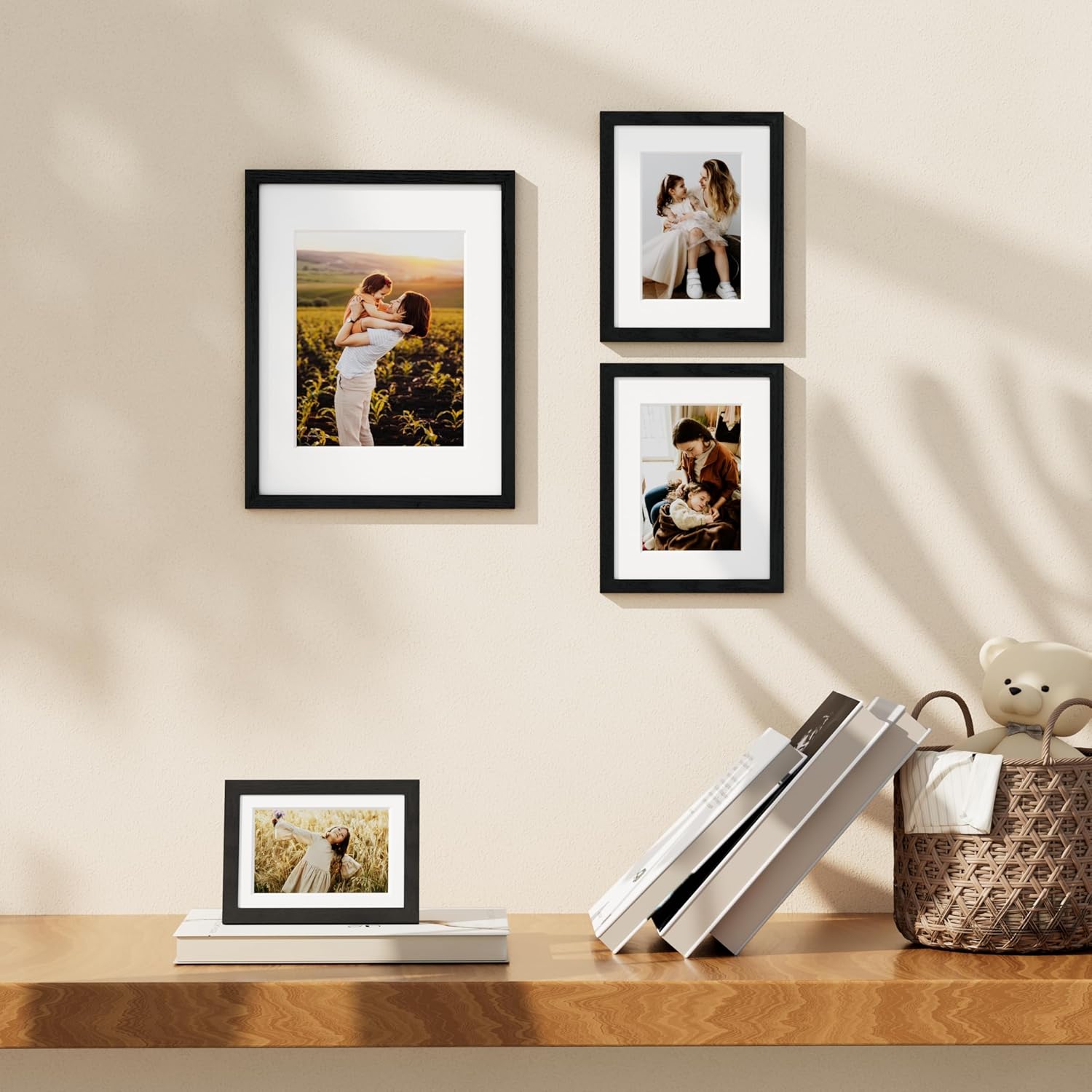 Picture Frame / Mat or without Mat / Black / 8 x 10 / Set of 4