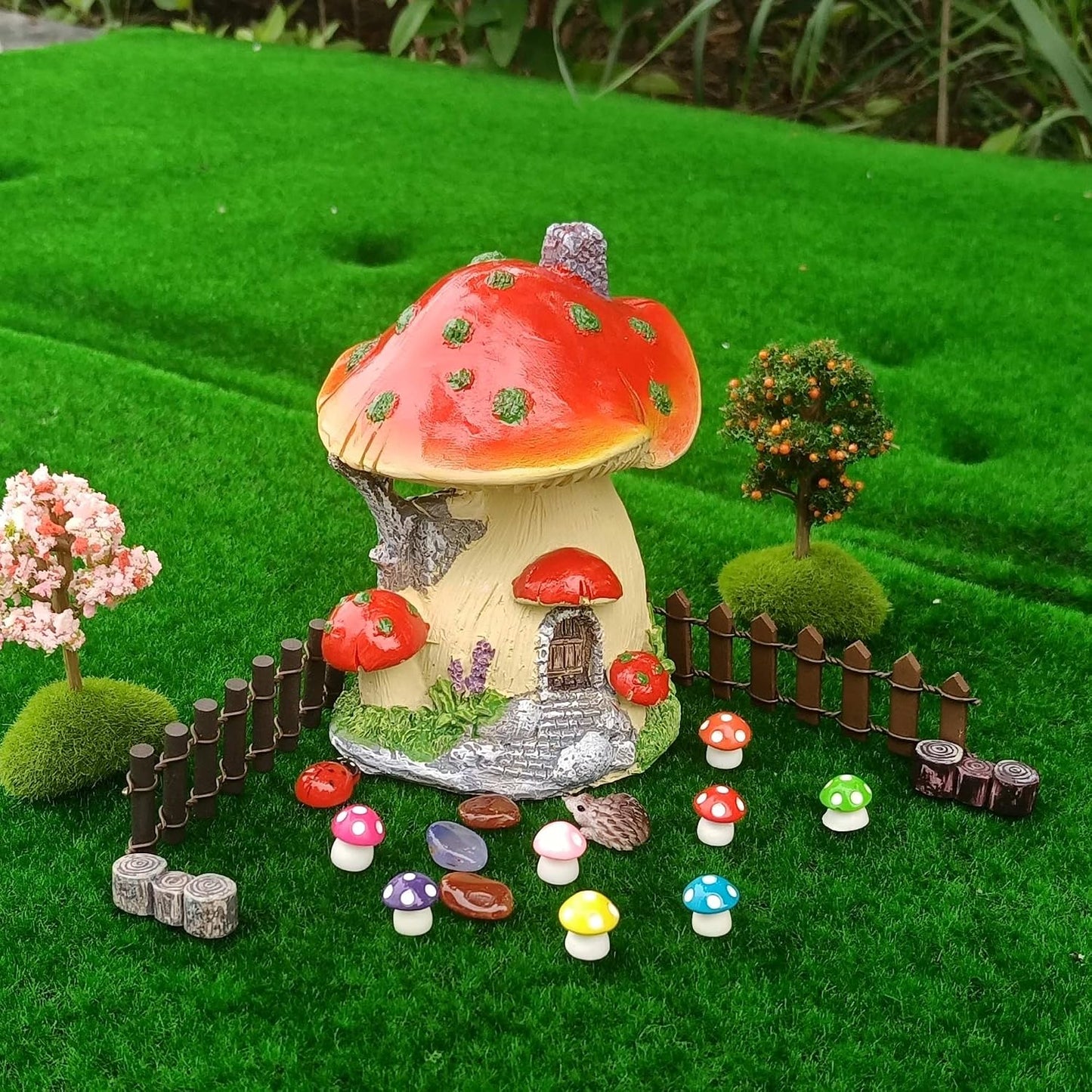 Resin Miniature Mini Mushroom House and Tiny Mushrooms Figurines / Red