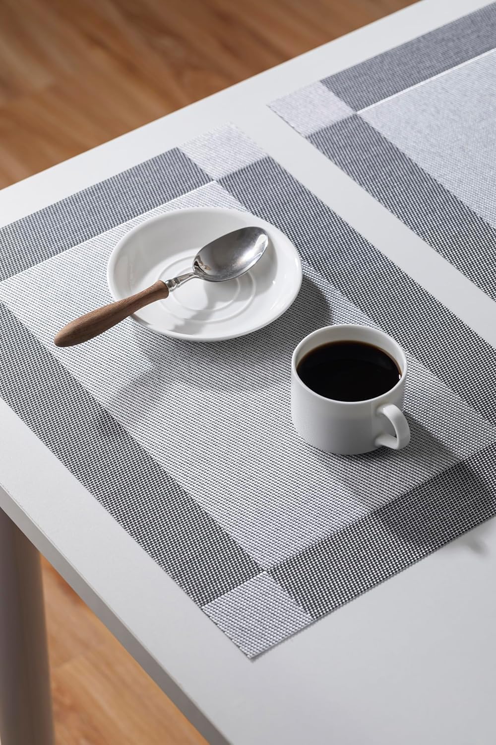 LEXMORE PlaceMats Set of 12 Vinyl/Plastic Woven Place Mats for Kitchen Table Indoor/Outdoor Washable PlaceMat Wipeable