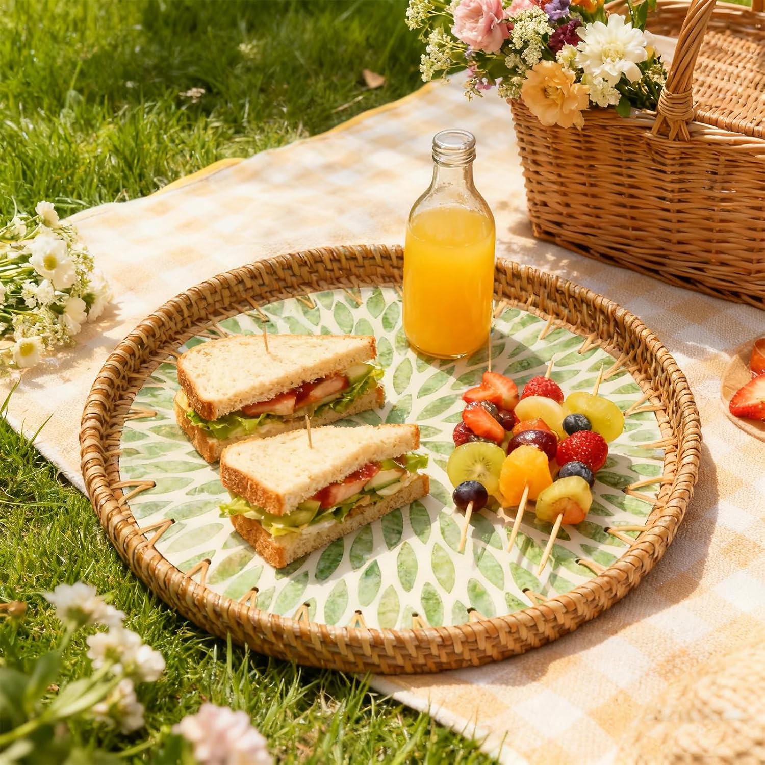 Round Rattan Tray / Leaf