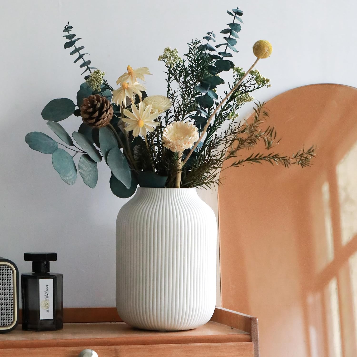 Ceramic Vase / Dried Flowers / White