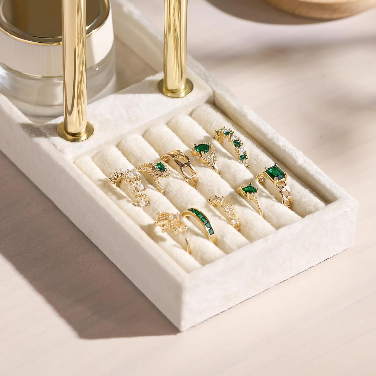 Detachable T Bar Velvet Bracelet Holder / Beige